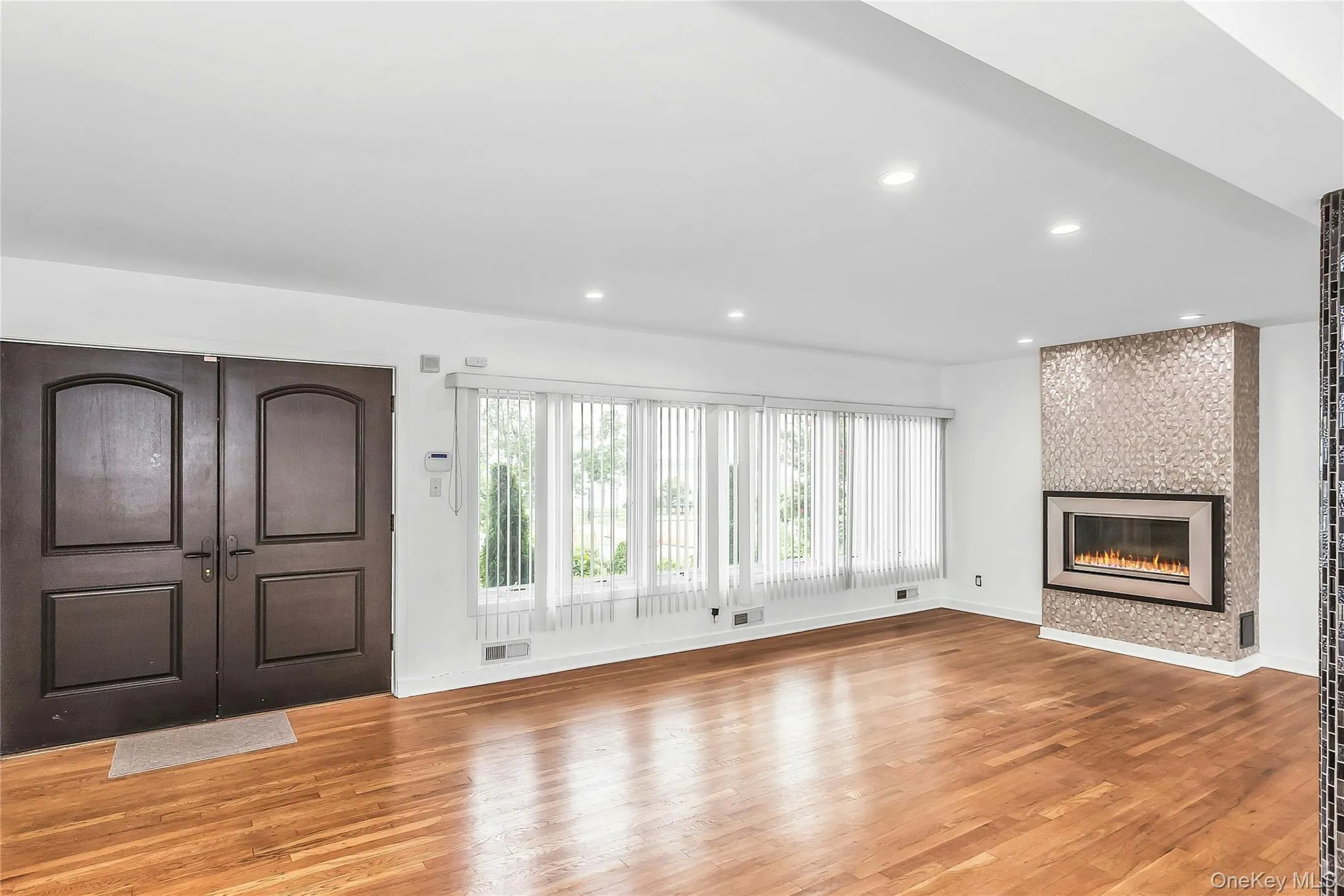 14962 Powells Cove Boulevard, New York, NY, 4 Bedrooms Bedrooms, 8 Rooms Rooms,4 BathroomsBathrooms,Residential,For Rent,Powells Cove,0,1036365 14962 Powells Cove Boulevard, New York, NY, 4 Bedrooms Bedrooms, 8 Rooms Rooms,4 BathroomsBathrooms,Residential,For Rent,Powells Cove,0,1036365