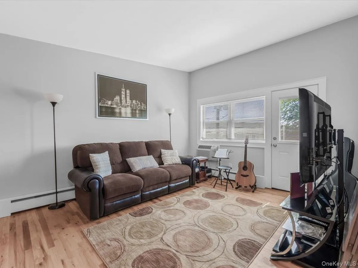4 Rose Street, Hempstead, NY, 1 Bedroom Bedrooms, 3 Rooms Rooms,1 BathroomBathrooms,Residential,For Rent,Rose,0,1036366 4 Rose Street, Hempstead, NY, 1 Bedroom Bedrooms, 3 Rooms Rooms,1 BathroomBathrooms,Residential,For Rent,Rose,0,1036366