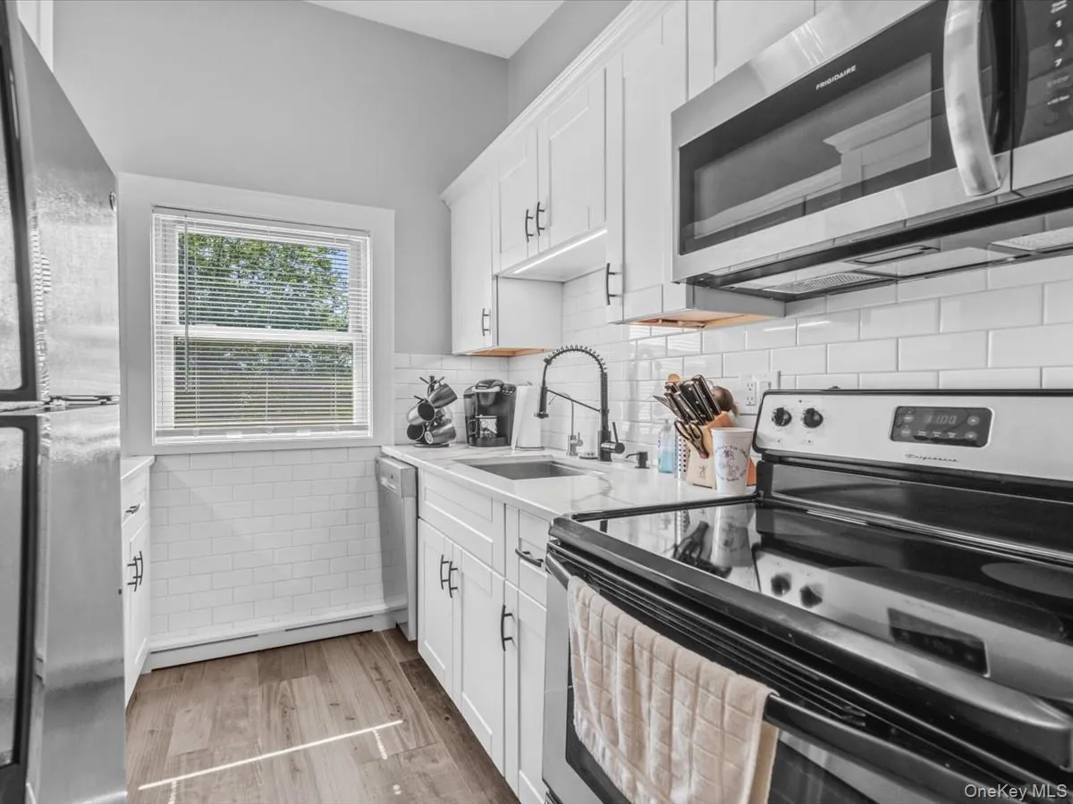 4 Rose Street, Hempstead, NY, 1 Bedroom Bedrooms, 3 Rooms Rooms,1 BathroomBathrooms,Residential,For Rent,Rose,0,1036366 4 Rose Street, Hempstead, NY, 1 Bedroom Bedrooms, 3 Rooms Rooms,1 BathroomBathrooms,Residential,For Rent,Rose,0,1036366