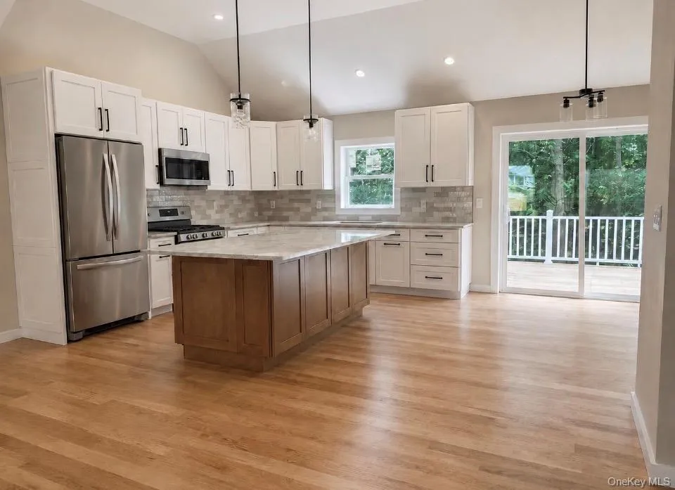 6 Scout Trail, Brookhaven, NY, 3 Bedrooms Bedrooms, 7 Rooms Rooms,2 BathroomsBathrooms,Residential,For Rent,Scout,0,1036370 6 Scout Trail, Brookhaven, NY, 3 Bedrooms Bedrooms, 7 Rooms Rooms,2 BathroomsBathrooms,Residential,For Rent,Scout,0,1036370