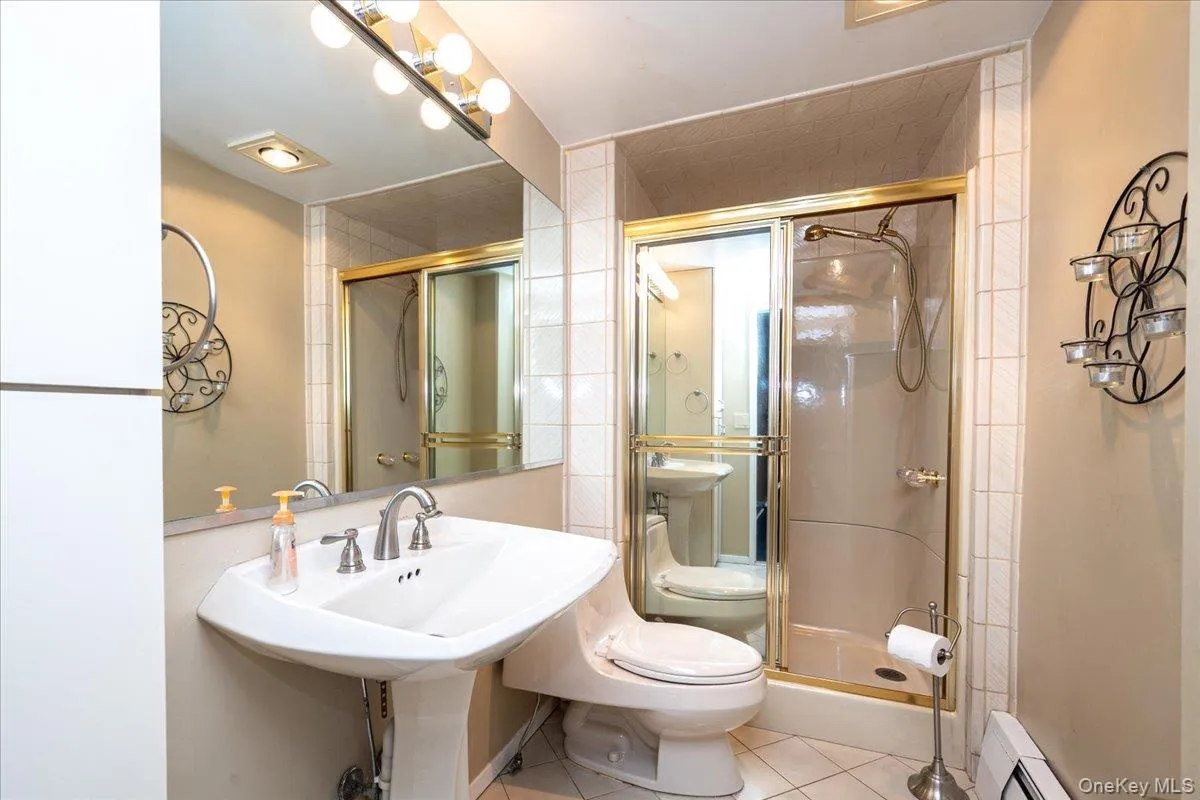38 Colony Lane, Oyster Bay, NY, 3 Bedrooms Bedrooms, 6 Rooms Rooms,2 BathroomsBathrooms,Residential,For Rent,Colony,0,1036380 38 Colony Lane, Oyster Bay, NY, 3 Bedrooms Bedrooms, 6 Rooms Rooms,2 BathroomsBathrooms,Residential,For Rent,Colony,0,1036380