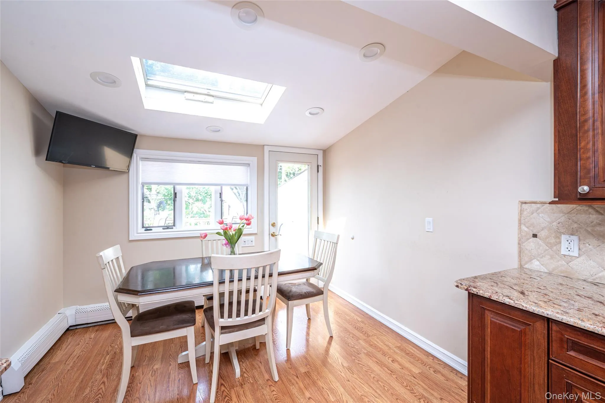 38 Colony Lane, Oyster Bay, NY, 3 Bedrooms Bedrooms, 6 Rooms Rooms,2 BathroomsBathrooms,Residential,For Rent,Colony,0,1036380 38 Colony Lane, Oyster Bay, NY, 3 Bedrooms Bedrooms, 6 Rooms Rooms,2 BathroomsBathrooms,Residential,For Rent,Colony,0,1036380