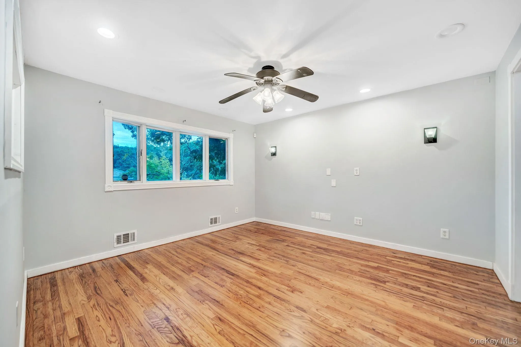 21 University Drive, Brookhaven, NY, 4 Bedrooms Bedrooms, 11 Rooms Rooms,2 BathroomsBathrooms,Residential,For Rent,University,0,1036382 21 University Drive, Brookhaven, NY, 4 Bedrooms Bedrooms, 11 Rooms Rooms,2 BathroomsBathrooms,Residential,For Rent,University,0,1036382