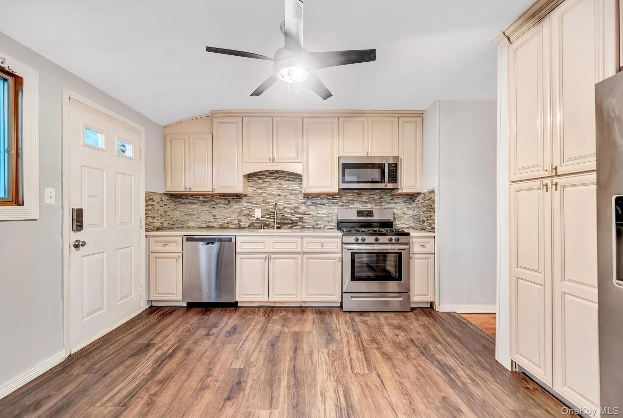 21 University Drive, Brookhaven, NY, 4 Bedrooms Bedrooms, 11 Rooms Rooms,2 BathroomsBathrooms,Residential,For Rent,University,0,1036382 21 University Drive, Brookhaven, NY, 4 Bedrooms Bedrooms, 11 Rooms Rooms,2 BathroomsBathrooms,Residential,For Rent,University,0,1036382