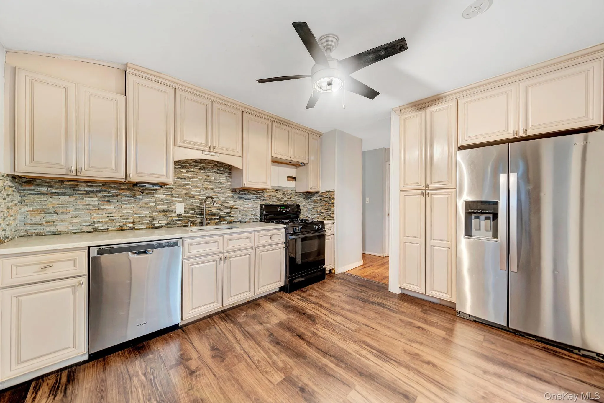 21 University Drive, Brookhaven, NY, 4 Bedrooms Bedrooms, 11 Rooms Rooms,2 BathroomsBathrooms,Residential,For Rent,University,0,1036382 21 University Drive, Brookhaven, NY, 4 Bedrooms Bedrooms, 11 Rooms Rooms,2 BathroomsBathrooms,Residential,For Rent,University,0,1036382