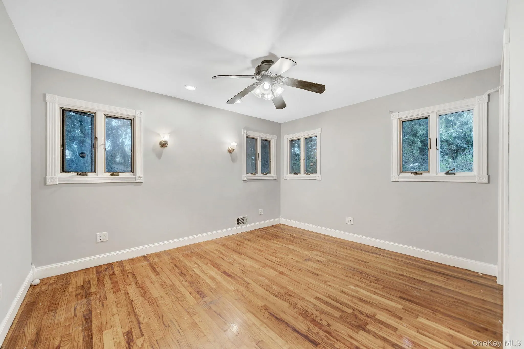 21 University Drive, Brookhaven, NY, 4 Bedrooms Bedrooms, 11 Rooms Rooms,2 BathroomsBathrooms,Residential,For Rent,University,0,1036382 21 University Drive, Brookhaven, NY, 4 Bedrooms Bedrooms, 11 Rooms Rooms,2 BathroomsBathrooms,Residential,For Rent,University,0,1036382