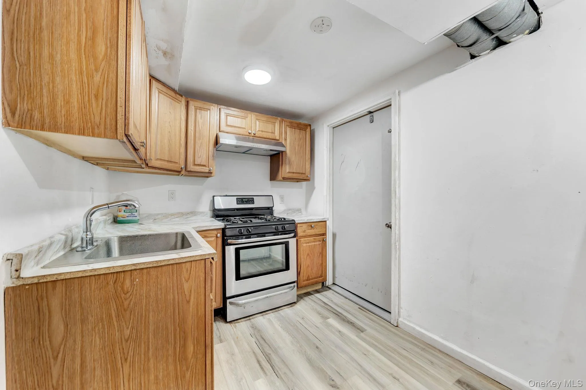21 University Drive, Brookhaven, NY, 4 Bedrooms Bedrooms, 11 Rooms Rooms,2 BathroomsBathrooms,Residential,For Rent,University,0,1036382 21 University Drive, Brookhaven, NY, 4 Bedrooms Bedrooms, 11 Rooms Rooms,2 BathroomsBathrooms,Residential,For Rent,University,0,1036382