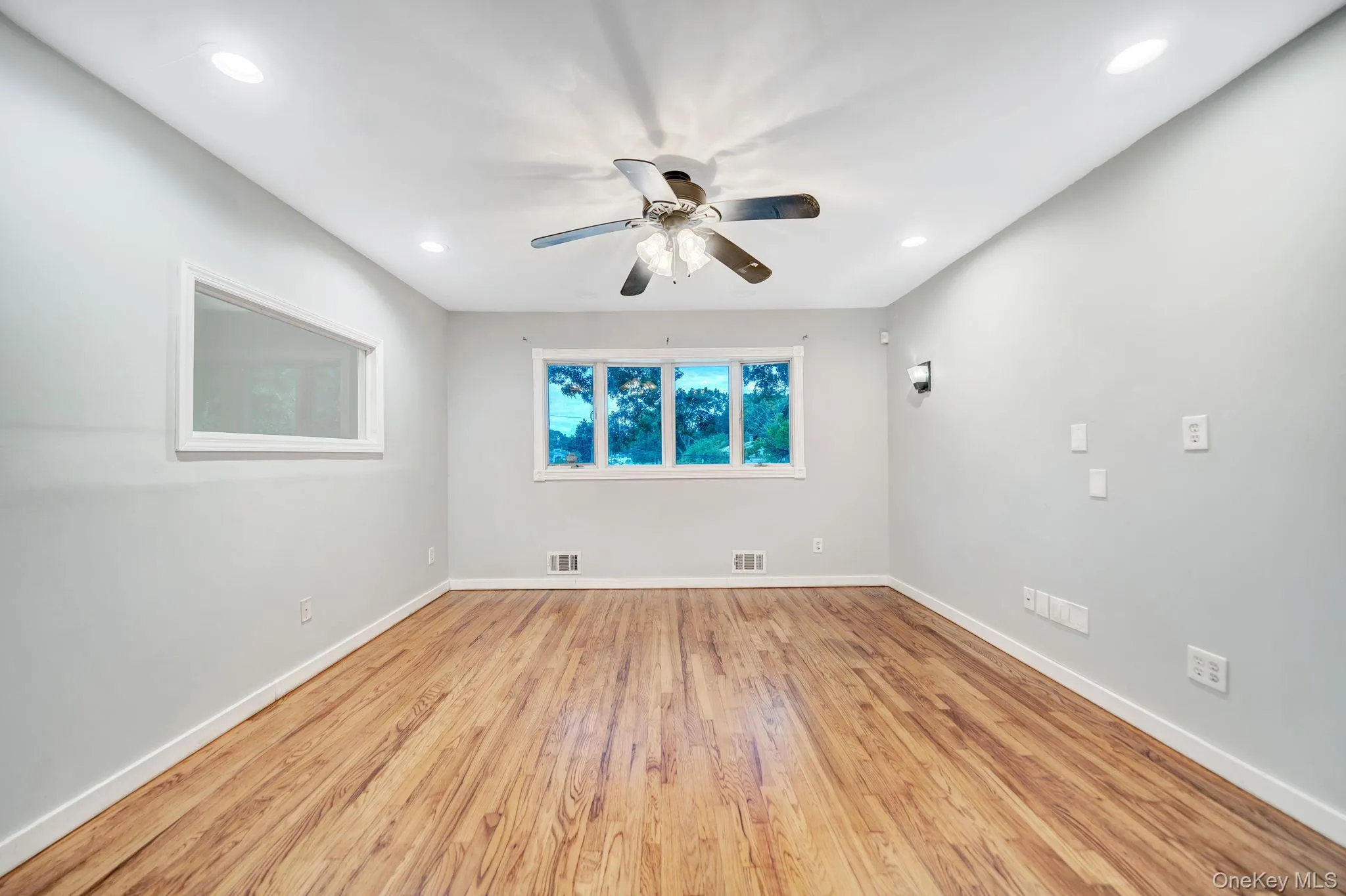 21 University Drive, Brookhaven, NY, 4 Bedrooms Bedrooms, 11 Rooms Rooms,2 BathroomsBathrooms,Residential,For Rent,University,0,1036382 21 University Drive, Brookhaven, NY, 4 Bedrooms Bedrooms, 11 Rooms Rooms,2 BathroomsBathrooms,Residential,For Rent,University,0,1036382