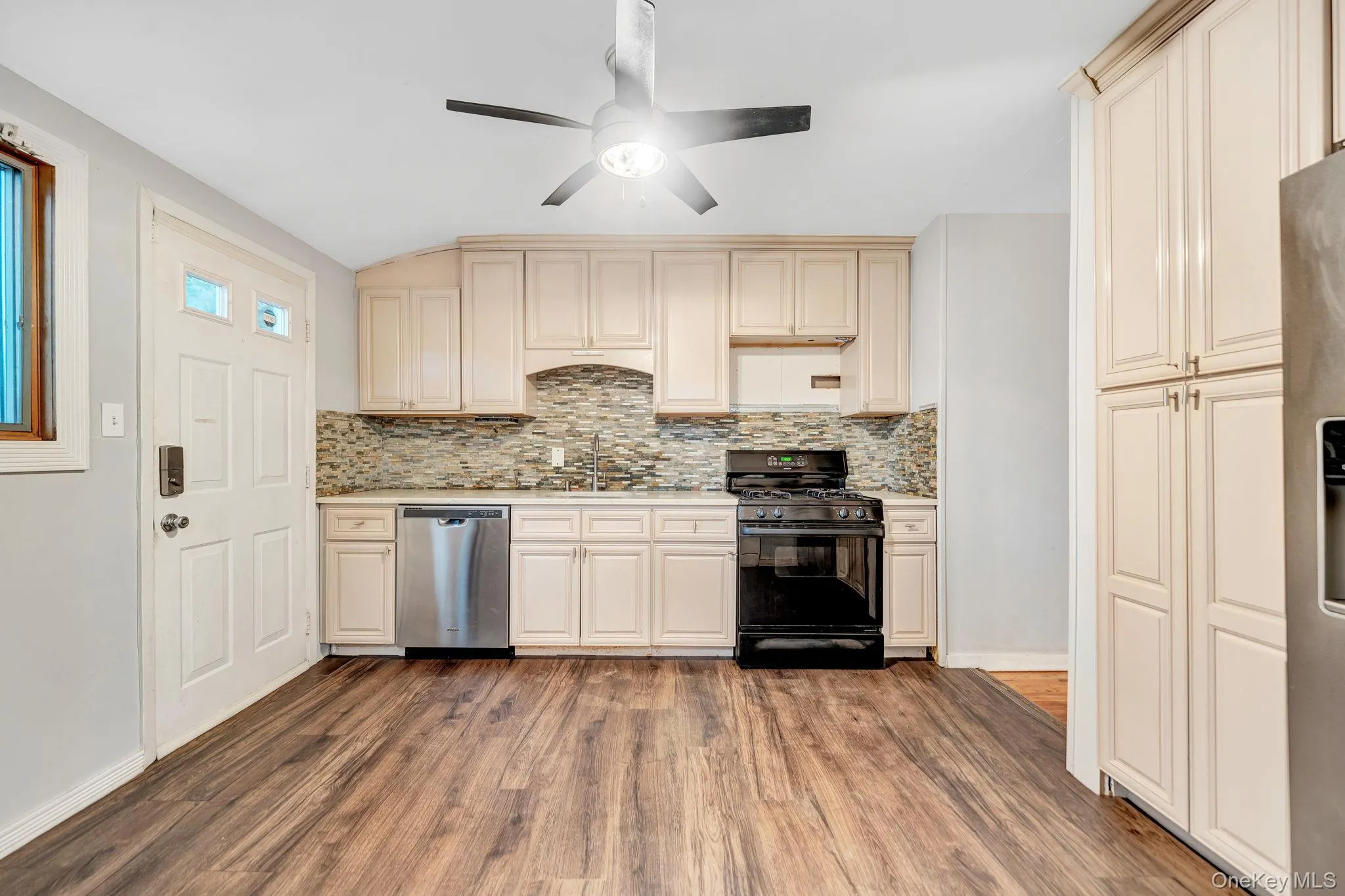 21 University Drive, Brookhaven, NY, 4 Bedrooms Bedrooms, 11 Rooms Rooms,2 BathroomsBathrooms,Residential,For Rent,University,0,1036382 21 University Drive, Brookhaven, NY, 4 Bedrooms Bedrooms, 11 Rooms Rooms,2 BathroomsBathrooms,Residential,For Rent,University,0,1036382