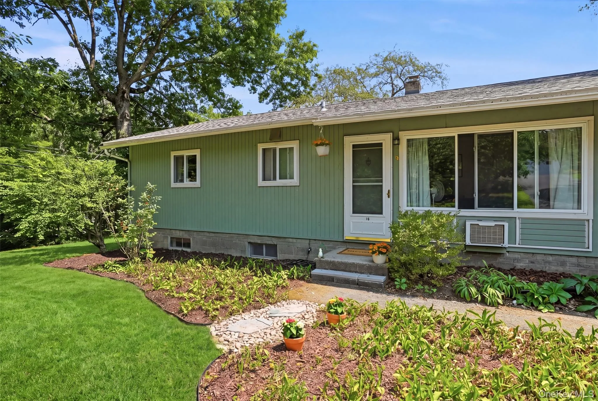 18 Harrington Street, New Paltz, NY, 3 Bedrooms Bedrooms, 3 Rooms Rooms,1 BathroomBathrooms,Residential,For Rent,Harrington,0,1036388 18 Harrington Street, New Paltz, NY, 3 Bedrooms Bedrooms, 3 Rooms Rooms,1 BathroomBathrooms,Residential,For Rent,Harrington,0,1036388