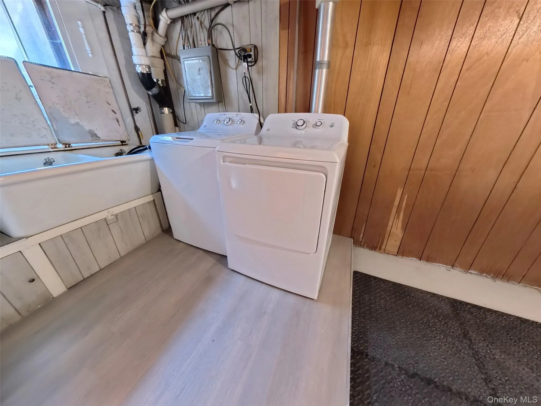 398 Bauer Place, Hempstead, NY, 3 Bedrooms Bedrooms, 8 Rooms Rooms,1 BathroomBathrooms,Residential Lease,For Rent,Bauer,0,1036389 398 Bauer Place, Hempstead, NY, 3 Bedrooms Bedrooms, 8 Rooms Rooms,1 BathroomBathrooms,Residential Lease,For Rent,Bauer,0,1036389