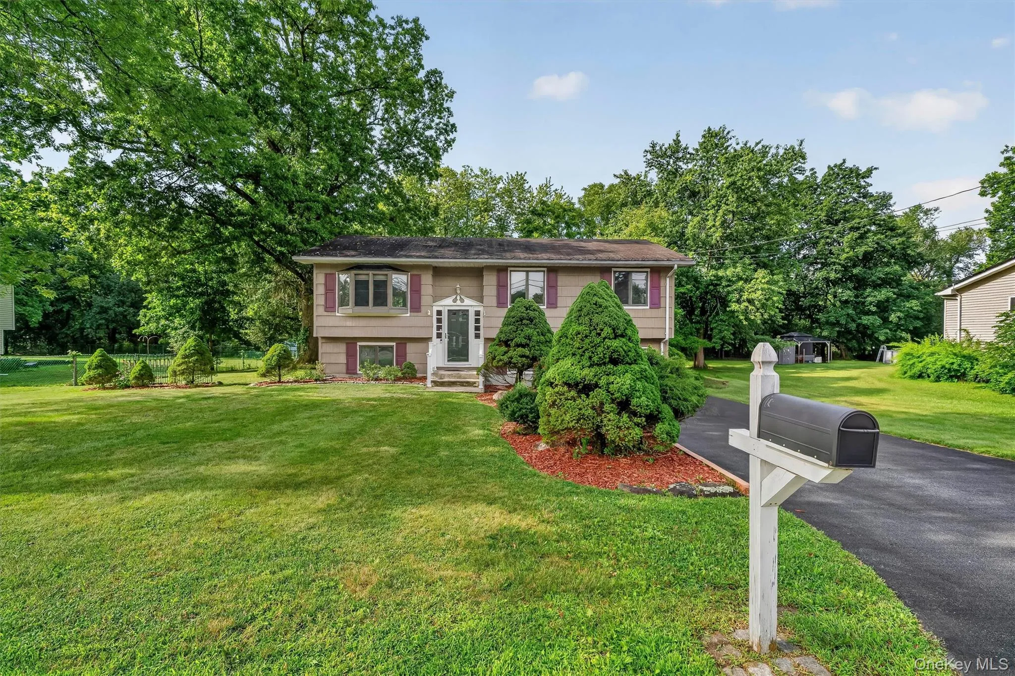 8 Bridle Lane, Chester Town, NY, 4 Bedrooms Bedrooms, 8 Rooms Rooms,1 BathroomBathrooms,Residential,For Rent,Bridle,0,1036394 8 Bridle Lane, Chester Town, NY, 4 Bedrooms Bedrooms, 8 Rooms Rooms,1 BathroomBathrooms,Residential,For Rent,Bridle,0,1036394