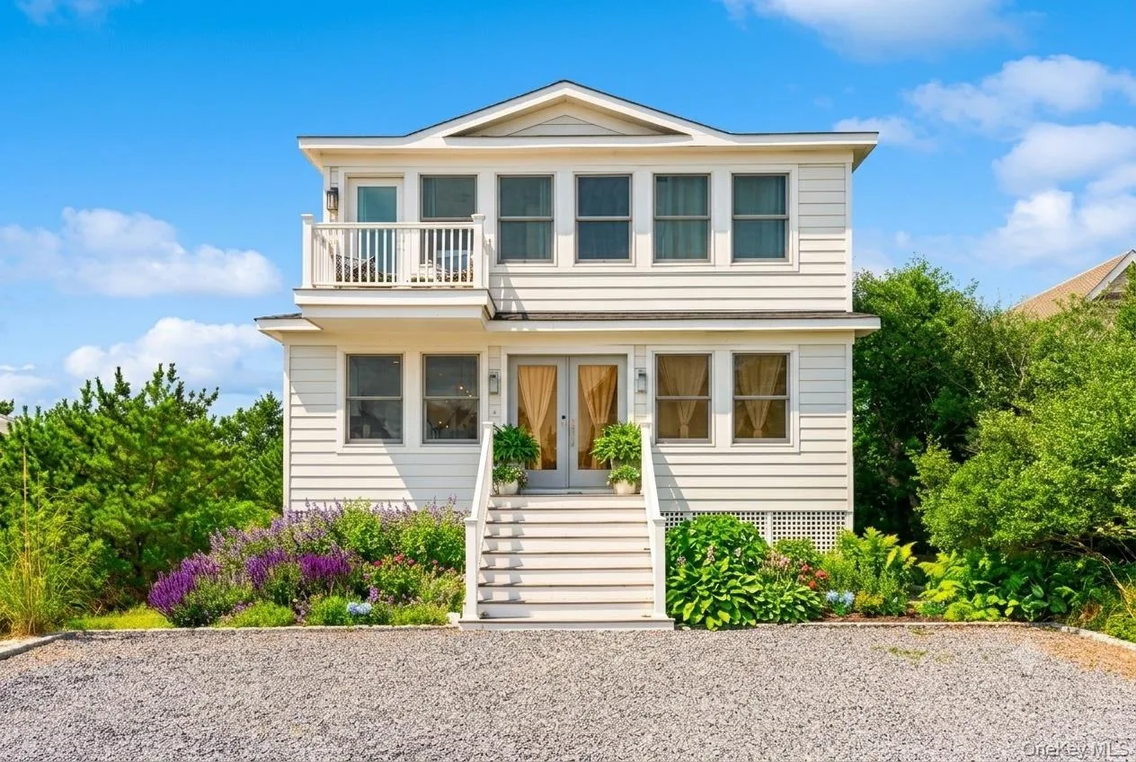 800 Dune Road, Southampton, NY, 3 Bedrooms Bedrooms, 5 Rooms Rooms,2 BathroomsBathrooms,Residential Lease,For Rent,Dune,0,1036398 800 Dune Road, Southampton, NY, 3 Bedrooms Bedrooms, 5 Rooms Rooms,2 BathroomsBathrooms,Residential Lease,For Rent,Dune,0,1036398