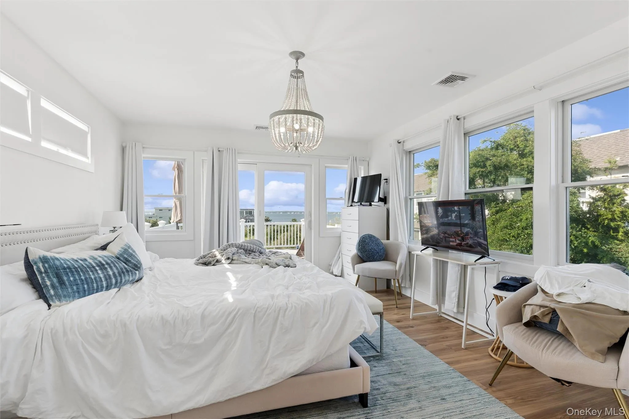 800 Dune Road, Southampton, NY, 3 Bedrooms Bedrooms, 5 Rooms Rooms,2 BathroomsBathrooms,Residential Lease,For Rent,Dune,0,1036398 800 Dune Road, Southampton, NY, 3 Bedrooms Bedrooms, 5 Rooms Rooms,2 BathroomsBathrooms,Residential Lease,For Rent,Dune,0,1036398