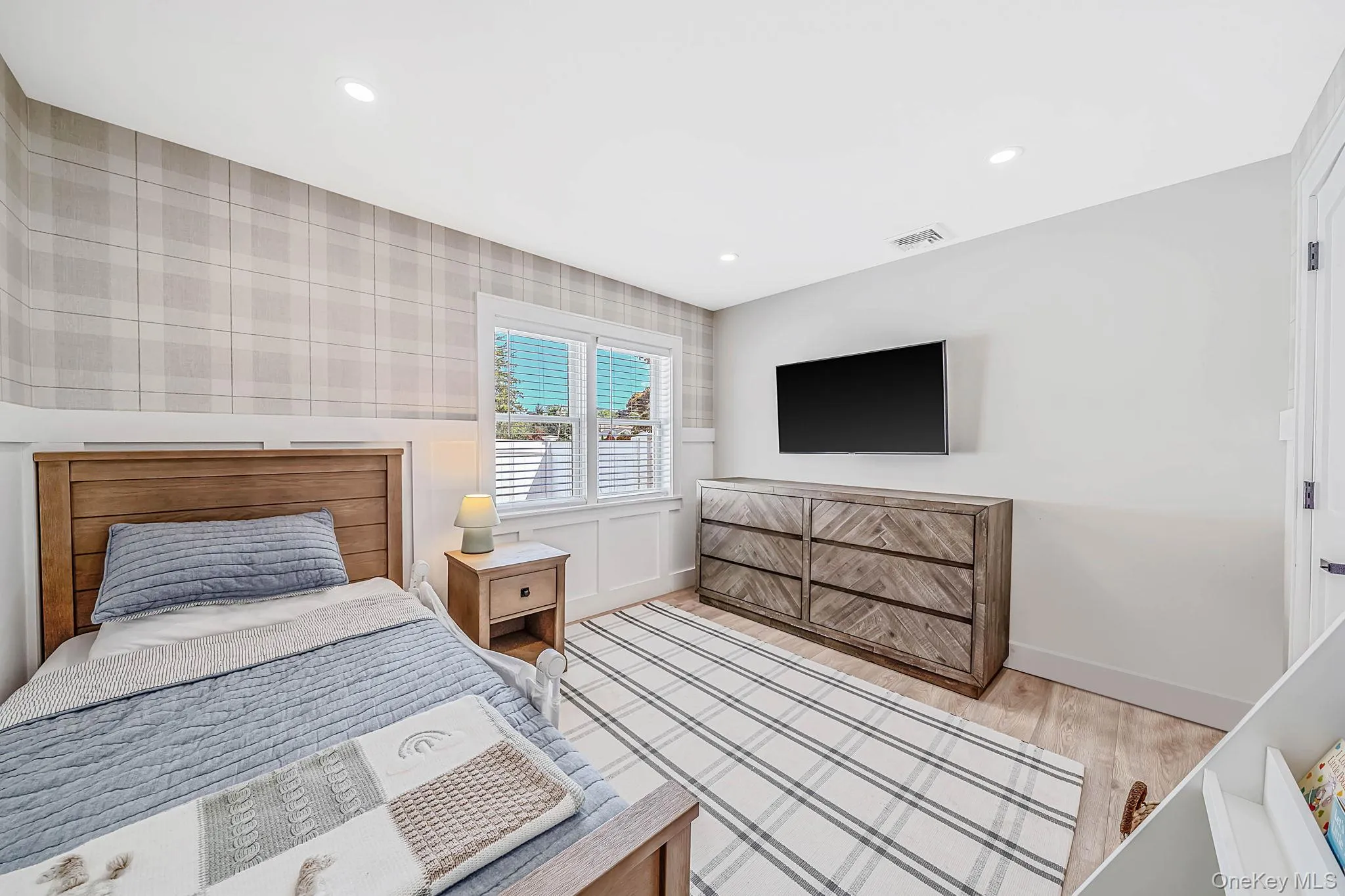 36 Mayflower Avenue, Smithtown, NY, 3 Bedrooms Bedrooms, 7 Rooms Rooms,1 BathroomBathrooms,Residential,For Rent,Mayflower,0,1036399 36 Mayflower Avenue, Smithtown, NY, 3 Bedrooms Bedrooms, 7 Rooms Rooms,1 BathroomBathrooms,Residential,For Rent,Mayflower,0,1036399