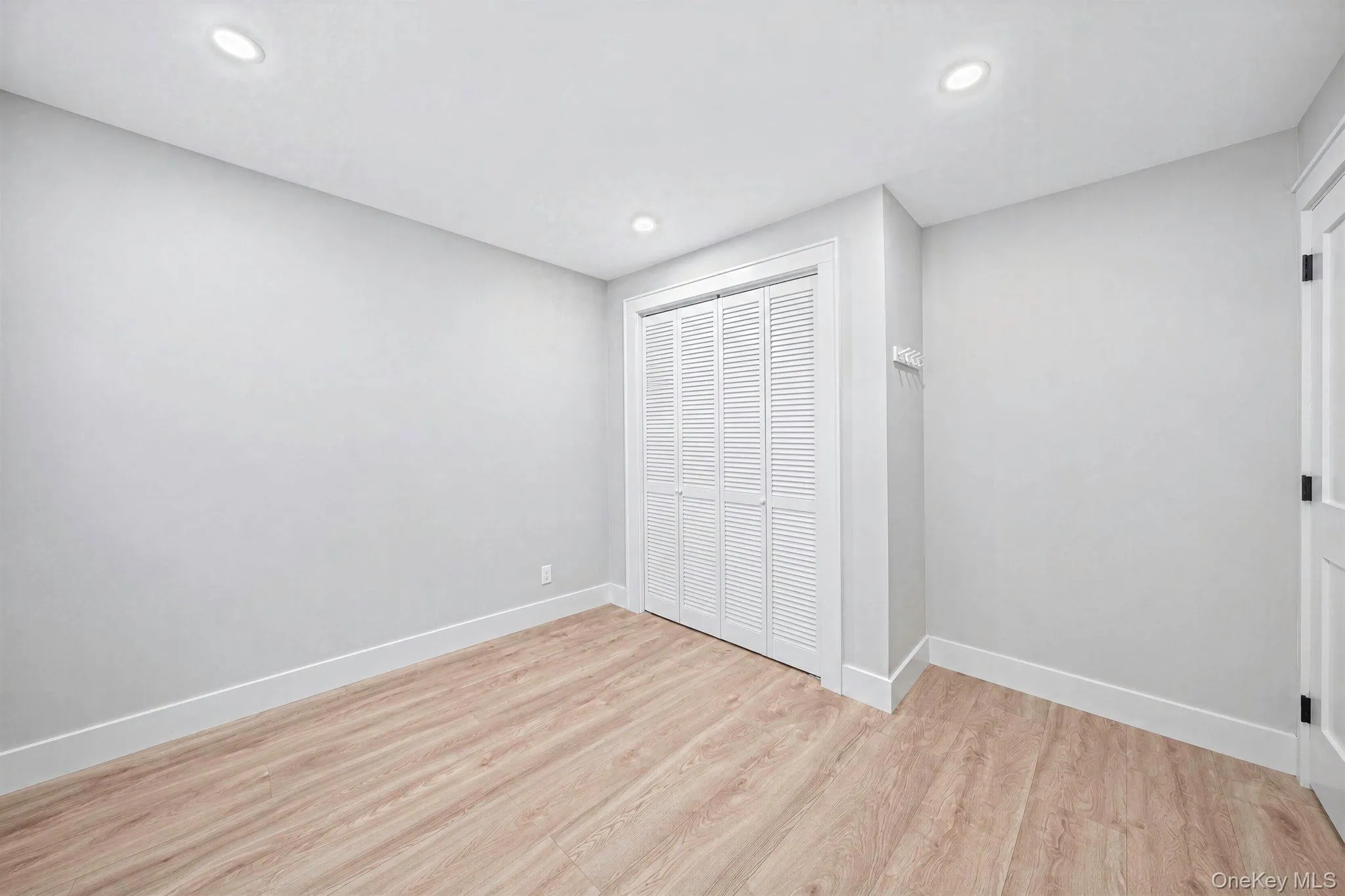 36 Mayflower Avenue, Smithtown, NY, 3 Bedrooms Bedrooms, 7 Rooms Rooms,1 BathroomBathrooms,Residential,For Rent,Mayflower,0,1036399 36 Mayflower Avenue, Smithtown, NY, 3 Bedrooms Bedrooms, 7 Rooms Rooms,1 BathroomBathrooms,Residential,For Rent,Mayflower,0,1036399