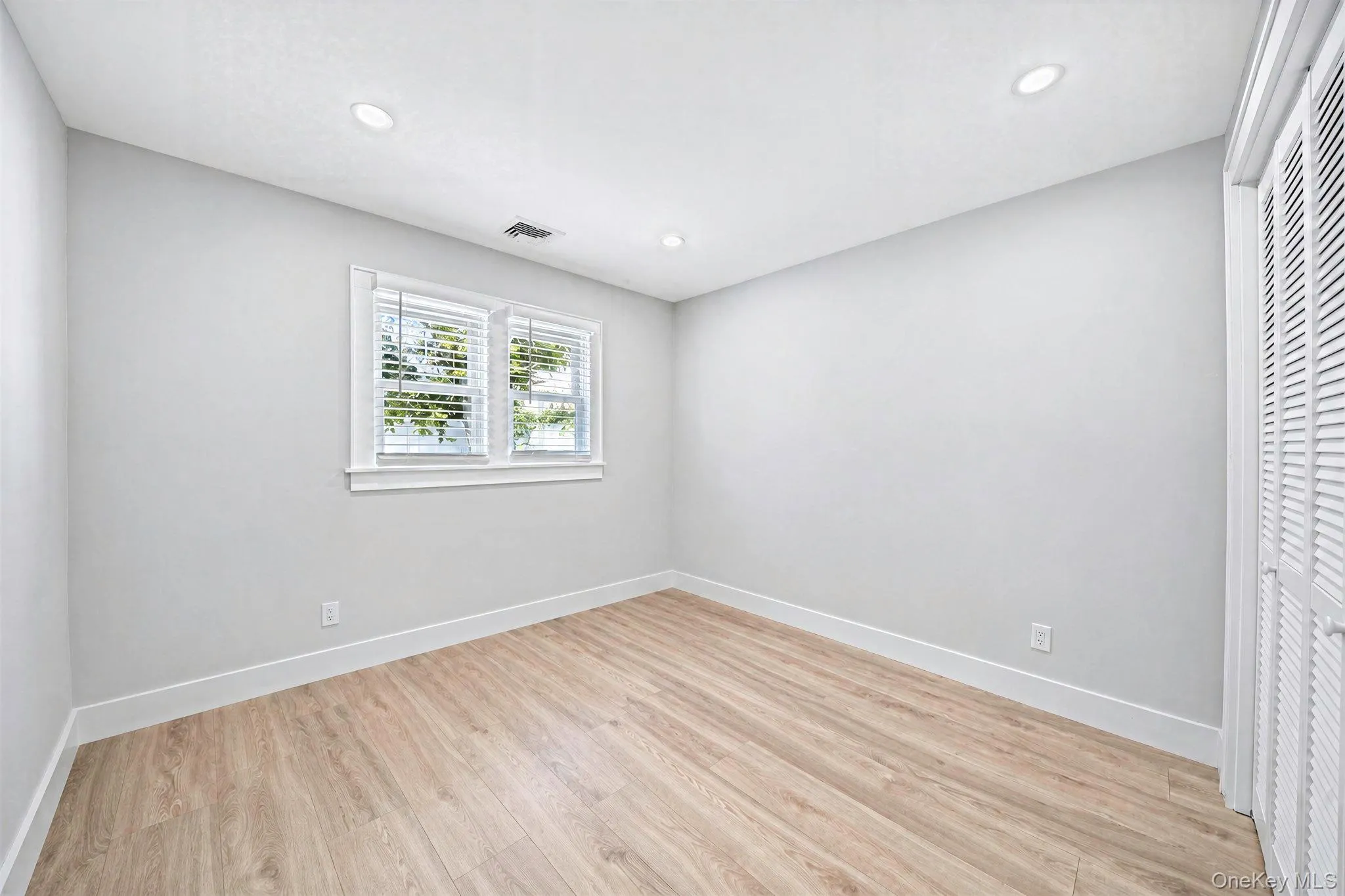36 Mayflower Avenue, Smithtown, NY, 3 Bedrooms Bedrooms, 7 Rooms Rooms,1 BathroomBathrooms,Residential,For Rent,Mayflower,0,1036399 36 Mayflower Avenue, Smithtown, NY, 3 Bedrooms Bedrooms, 7 Rooms Rooms,1 BathroomBathrooms,Residential,For Rent,Mayflower,0,1036399