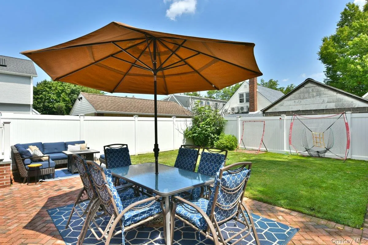 374 Andrews Road, North Hempstead, NY, 3 Bedrooms Bedrooms, 7 Rooms Rooms,1 BathroomBathrooms,Residential,For Rent,Andrews,0,1036400 374 Andrews Road, North Hempstead, NY, 3 Bedrooms Bedrooms, 7 Rooms Rooms,1 BathroomBathrooms,Residential,For Rent,Andrews,0,1036400