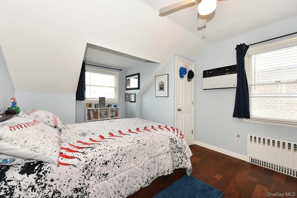 374 Andrews Road, North Hempstead, NY, 3 Bedrooms Bedrooms, 7 Rooms Rooms,1 BathroomBathrooms,Residential,For Rent,Andrews,0,1036400 374 Andrews Road, North Hempstead, NY, 3 Bedrooms Bedrooms, 7 Rooms Rooms,1 BathroomBathrooms,Residential,For Rent,Andrews,0,1036400