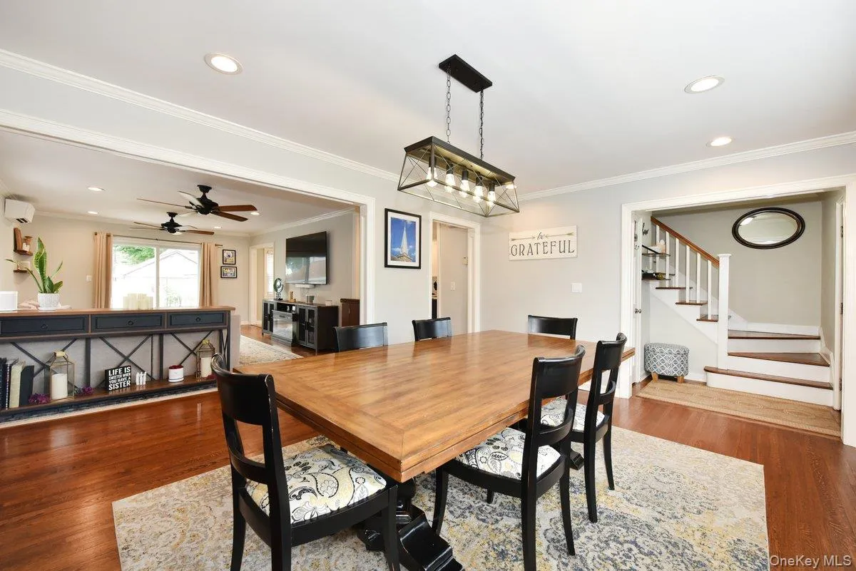 374 Andrews Road, North Hempstead, NY, 3 Bedrooms Bedrooms, 7 Rooms Rooms,1 BathroomBathrooms,Residential,For Rent,Andrews,0,1036400 374 Andrews Road, North Hempstead, NY, 3 Bedrooms Bedrooms, 7 Rooms Rooms,1 BathroomBathrooms,Residential,For Rent,Andrews,0,1036400