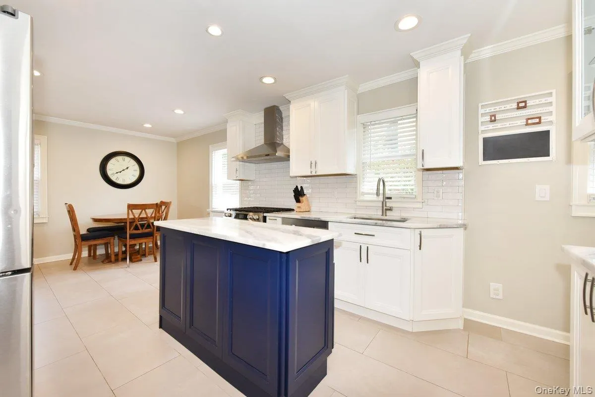 374 Andrews Road, North Hempstead, NY, 3 Bedrooms Bedrooms, 7 Rooms Rooms,1 BathroomBathrooms,Residential,For Rent,Andrews,0,1036400 374 Andrews Road, North Hempstead, NY, 3 Bedrooms Bedrooms, 7 Rooms Rooms,1 BathroomBathrooms,Residential,For Rent,Andrews,0,1036400