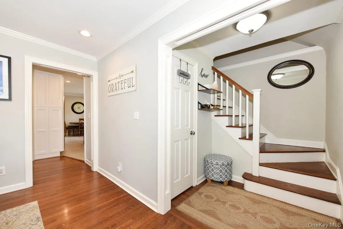 374 Andrews Road, North Hempstead, NY, 3 Bedrooms Bedrooms, 7 Rooms Rooms,1 BathroomBathrooms,Residential,For Rent,Andrews,0,1036400 374 Andrews Road, North Hempstead, NY, 3 Bedrooms Bedrooms, 7 Rooms Rooms,1 BathroomBathrooms,Residential,For Rent,Andrews,0,1036400