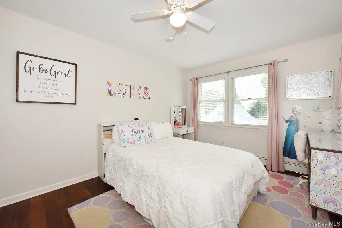 374 Andrews Road, North Hempstead, NY, 3 Bedrooms Bedrooms, 7 Rooms Rooms,1 BathroomBathrooms,Residential,For Rent,Andrews,0,1036400 374 Andrews Road, North Hempstead, NY, 3 Bedrooms Bedrooms, 7 Rooms Rooms,1 BathroomBathrooms,Residential,For Rent,Andrews,0,1036400