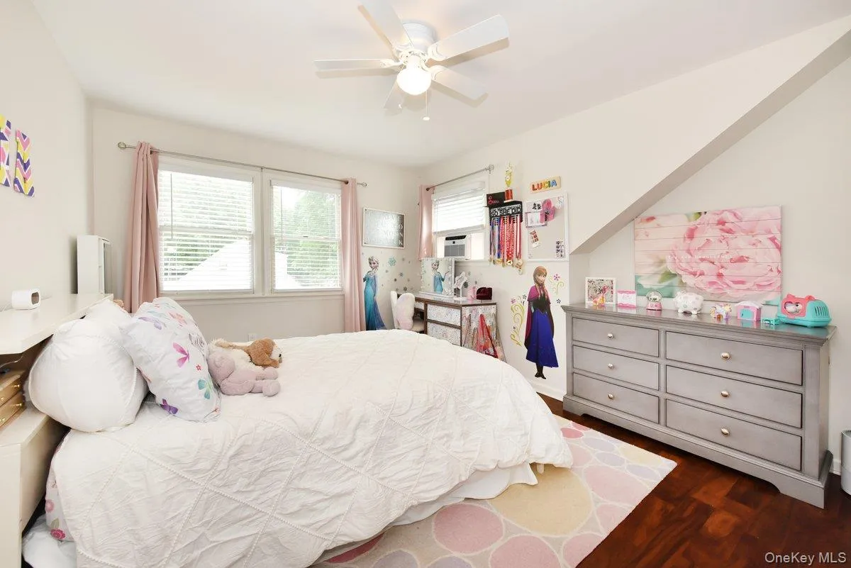 374 Andrews Road, North Hempstead, NY, 3 Bedrooms Bedrooms, 7 Rooms Rooms,1 BathroomBathrooms,Residential,For Rent,Andrews,0,1036400 374 Andrews Road, North Hempstead, NY, 3 Bedrooms Bedrooms, 7 Rooms Rooms,1 BathroomBathrooms,Residential,For Rent,Andrews,0,1036400