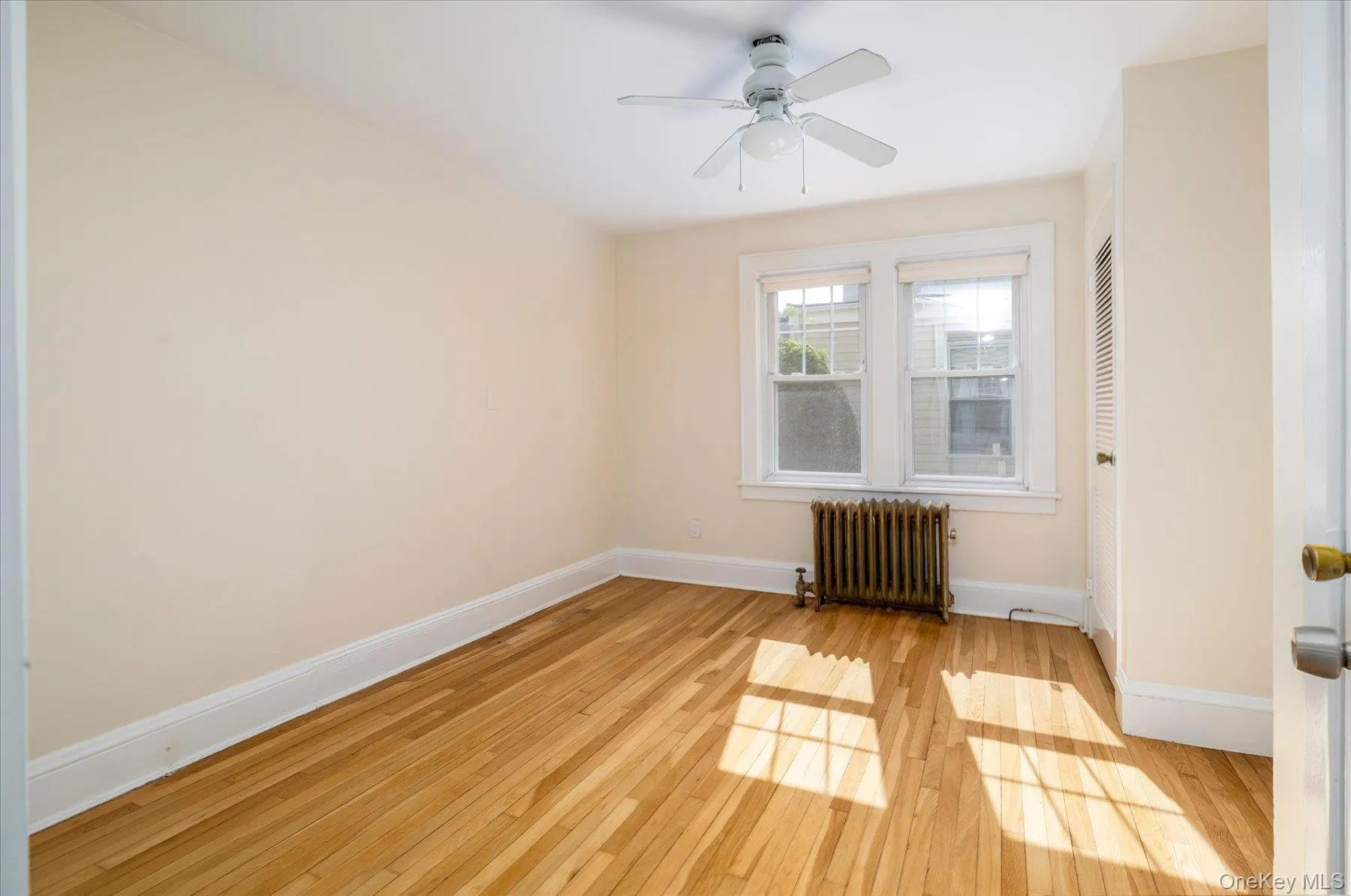121 Raymond Street, Hempstead, NY, 2 Bedrooms Bedrooms, 5 Rooms Rooms,1 BathroomBathrooms,Residential Lease,For Rent,Raymond,0,1036402 121 Raymond Street, Hempstead, NY, 2 Bedrooms Bedrooms, 5 Rooms Rooms,1 BathroomBathrooms,Residential Lease,For Rent,Raymond,0,1036402