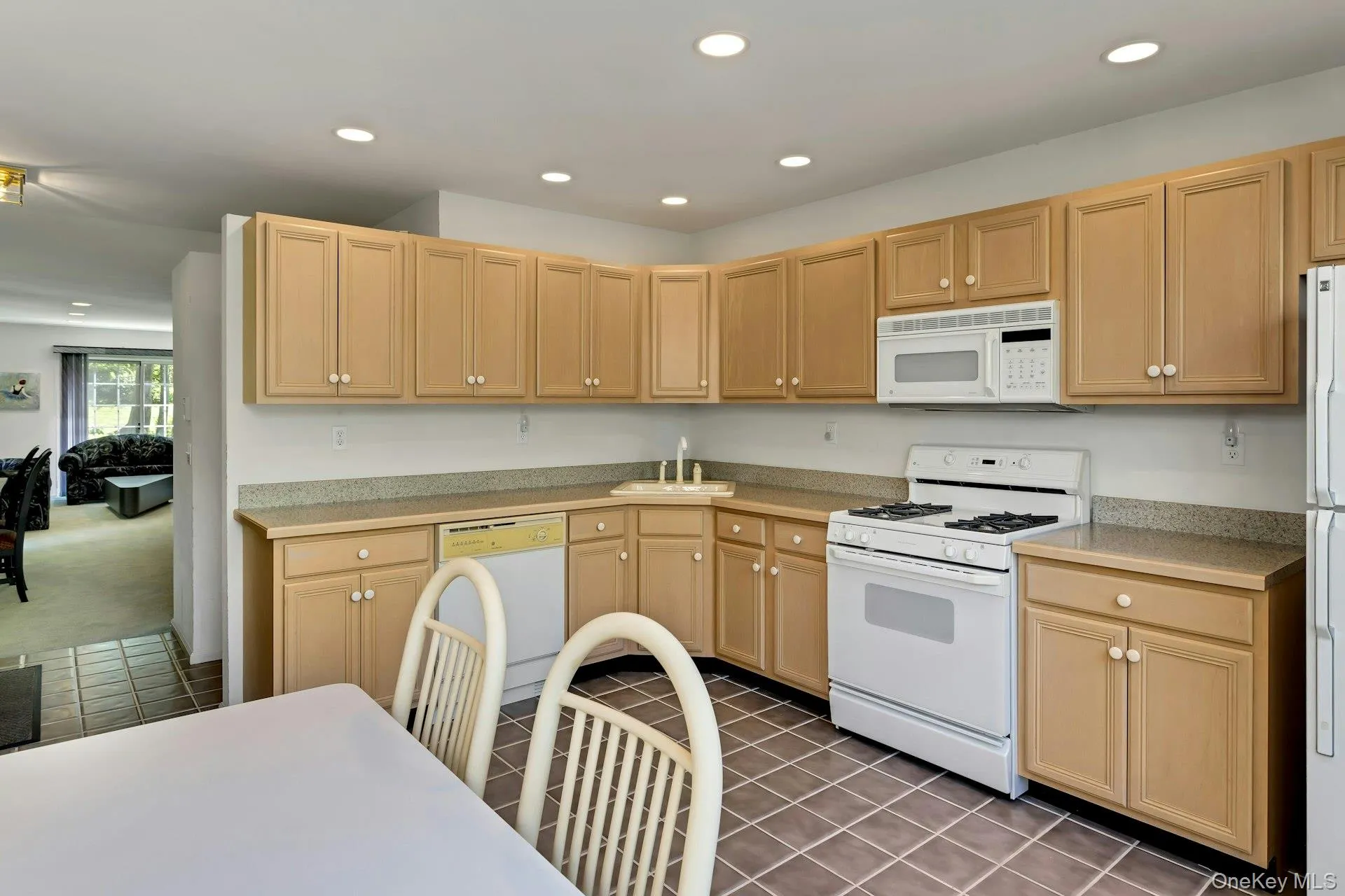 19 Pondview Lane, Yonkers, NY, 2 Bedrooms Bedrooms, 7 Rooms Rooms,2 BathroomsBathrooms,Residential,For Rent,Pondview,0,1036408 19 Pondview Lane, Yonkers, NY, 2 Bedrooms Bedrooms, 7 Rooms Rooms,2 BathroomsBathrooms,Residential,For Rent,Pondview,0,1036408