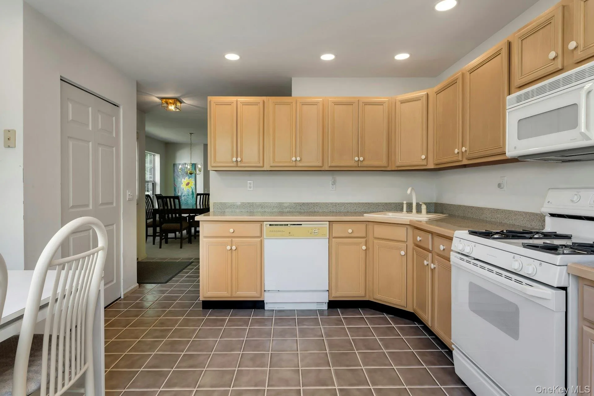 19 Pondview Lane, Yonkers, NY, 2 Bedrooms Bedrooms, 7 Rooms Rooms,2 BathroomsBathrooms,Residential,For Rent,Pondview,0,1036408 19 Pondview Lane, Yonkers, NY, 2 Bedrooms Bedrooms, 7 Rooms Rooms,2 BathroomsBathrooms,Residential,For Rent,Pondview,0,1036408