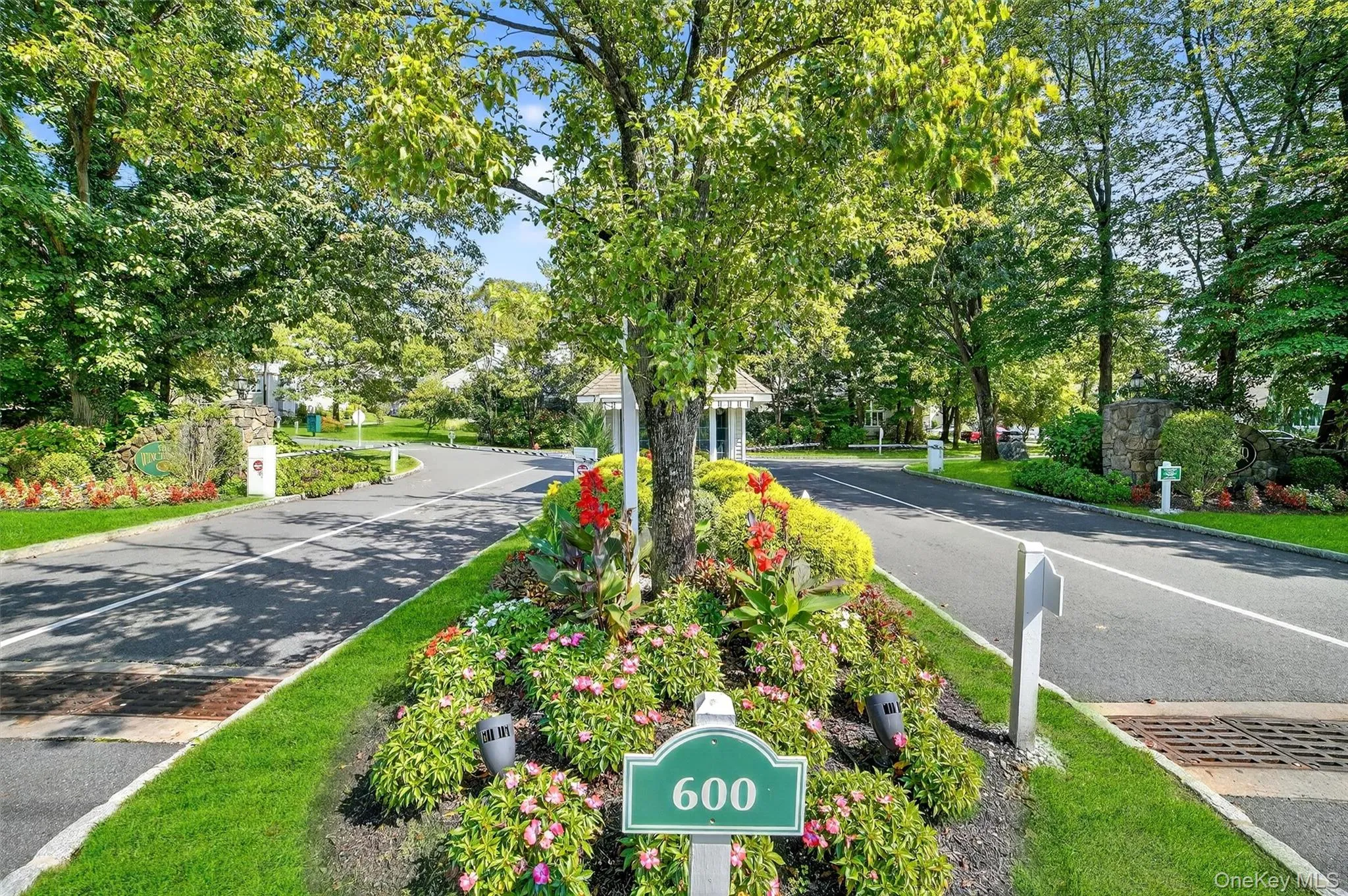 19 Pondview Lane, Yonkers, NY, 2 Bedrooms Bedrooms, 7 Rooms Rooms,2 BathroomsBathrooms,Residential,For Rent,Pondview,0,1036408 19 Pondview Lane, Yonkers, NY, 2 Bedrooms Bedrooms, 7 Rooms Rooms,2 BathroomsBathrooms,Residential,For Rent,Pondview,0,1036408