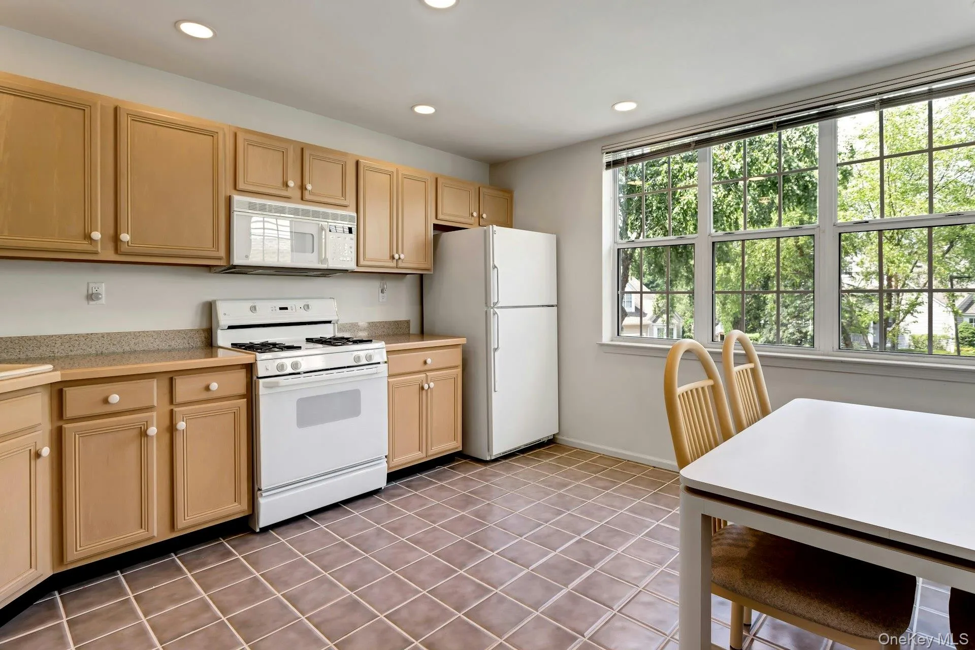 19 Pondview Lane, Yonkers, NY, 2 Bedrooms Bedrooms, 7 Rooms Rooms,2 BathroomsBathrooms,Residential,For Rent,Pondview,0,1036408 19 Pondview Lane, Yonkers, NY, 2 Bedrooms Bedrooms, 7 Rooms Rooms,2 BathroomsBathrooms,Residential,For Rent,Pondview,0,1036408