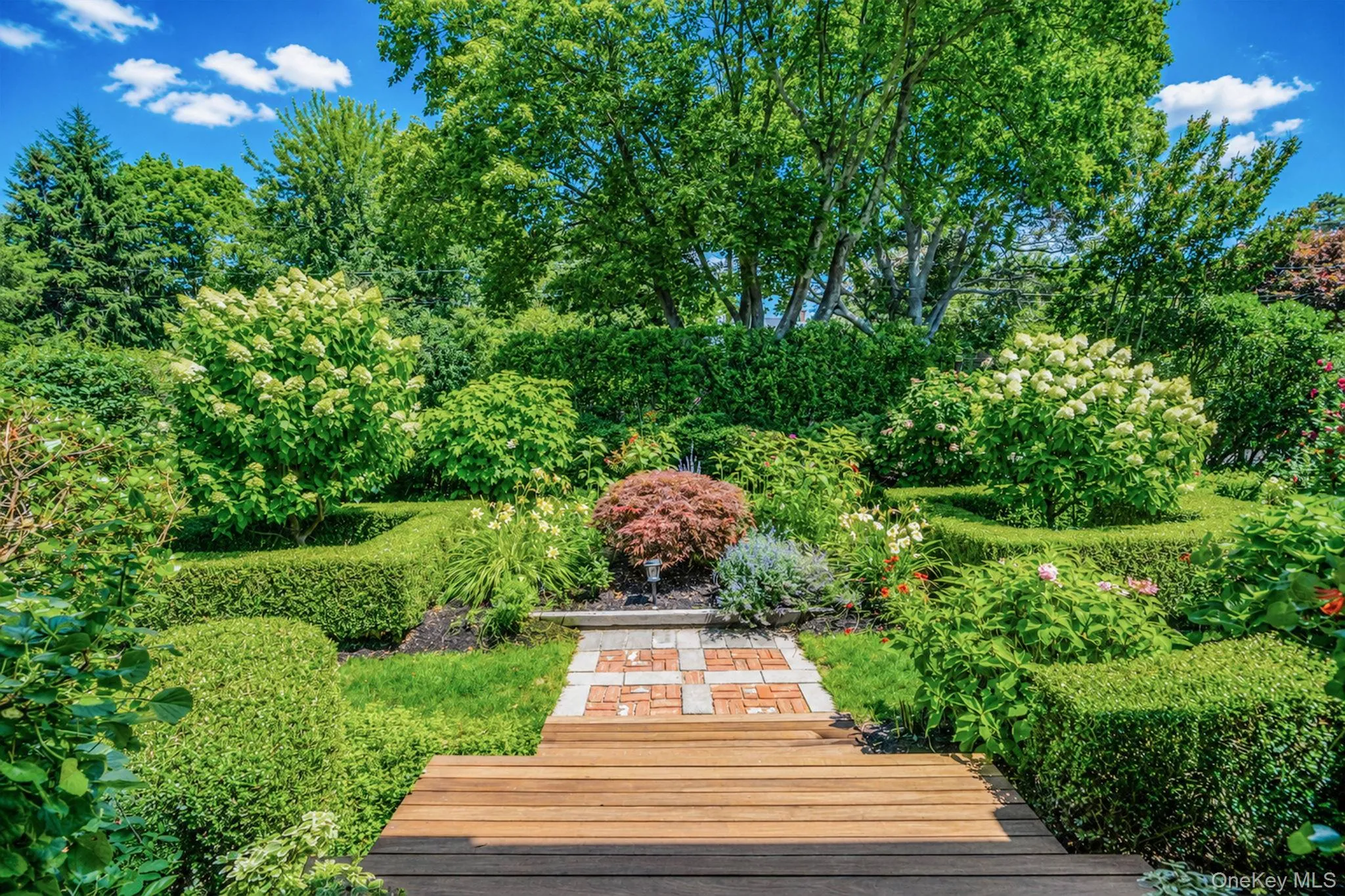 8 Jackson Avenue, Southampton, NY, 4 Bedrooms Bedrooms, 8 Rooms Rooms,4 BathroomsBathrooms,Residential,For Rent,Jackson,0,1036409 8 Jackson Avenue, Southampton, NY, 4 Bedrooms Bedrooms, 8 Rooms Rooms,4 BathroomsBathrooms,Residential,For Rent,Jackson,0,1036409
