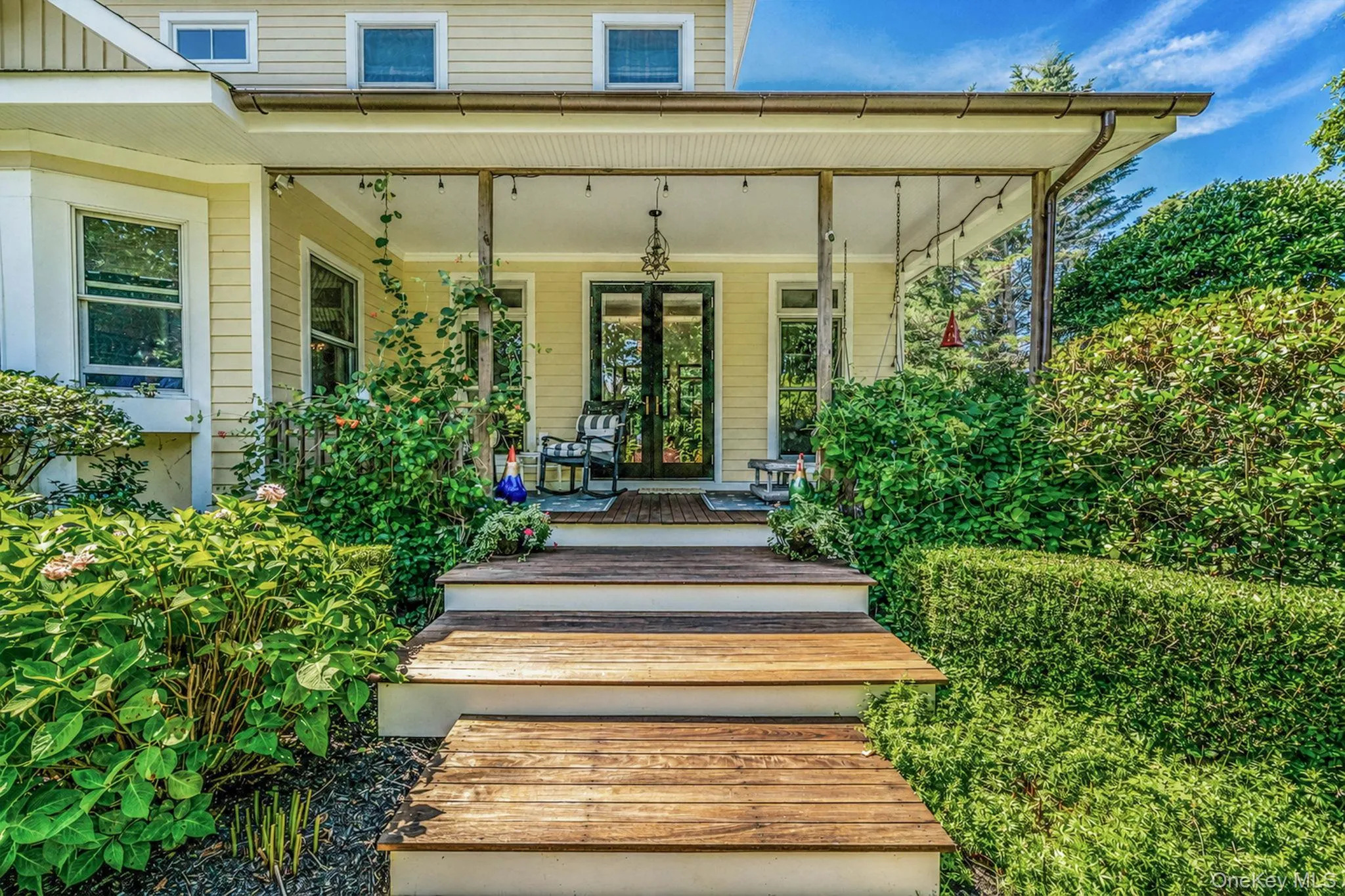 Garden Veranda that that can be accessed from the formal living room Garden Veranda that that can be accessed from the formal living room