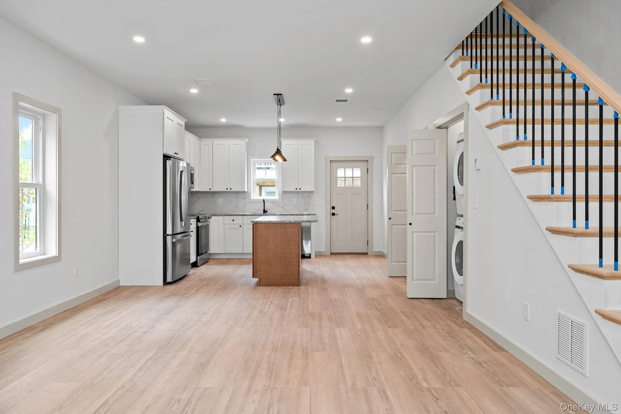 Plenty of natural light throughout the main level. Plenty of natural light throughout the main level.