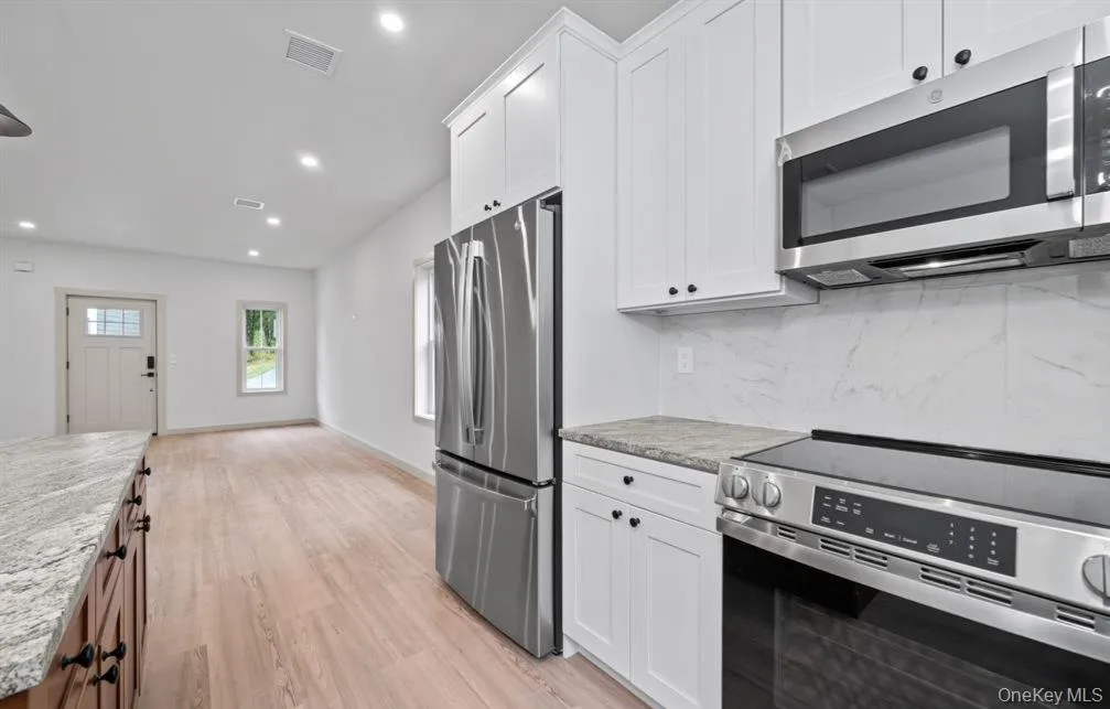 43 Wheeler Avenue, Warwick (town), NY, 2 Bedrooms Bedrooms, 6 Rooms Rooms,1 BathroomBathrooms,Residential Lease,For Rent,Wheeler,0,1036412 43 Wheeler Avenue, Warwick (town), NY, 2 Bedrooms Bedrooms, 6 Rooms Rooms,1 BathroomBathrooms,Residential Lease,For Rent,Wheeler,0,1036412
