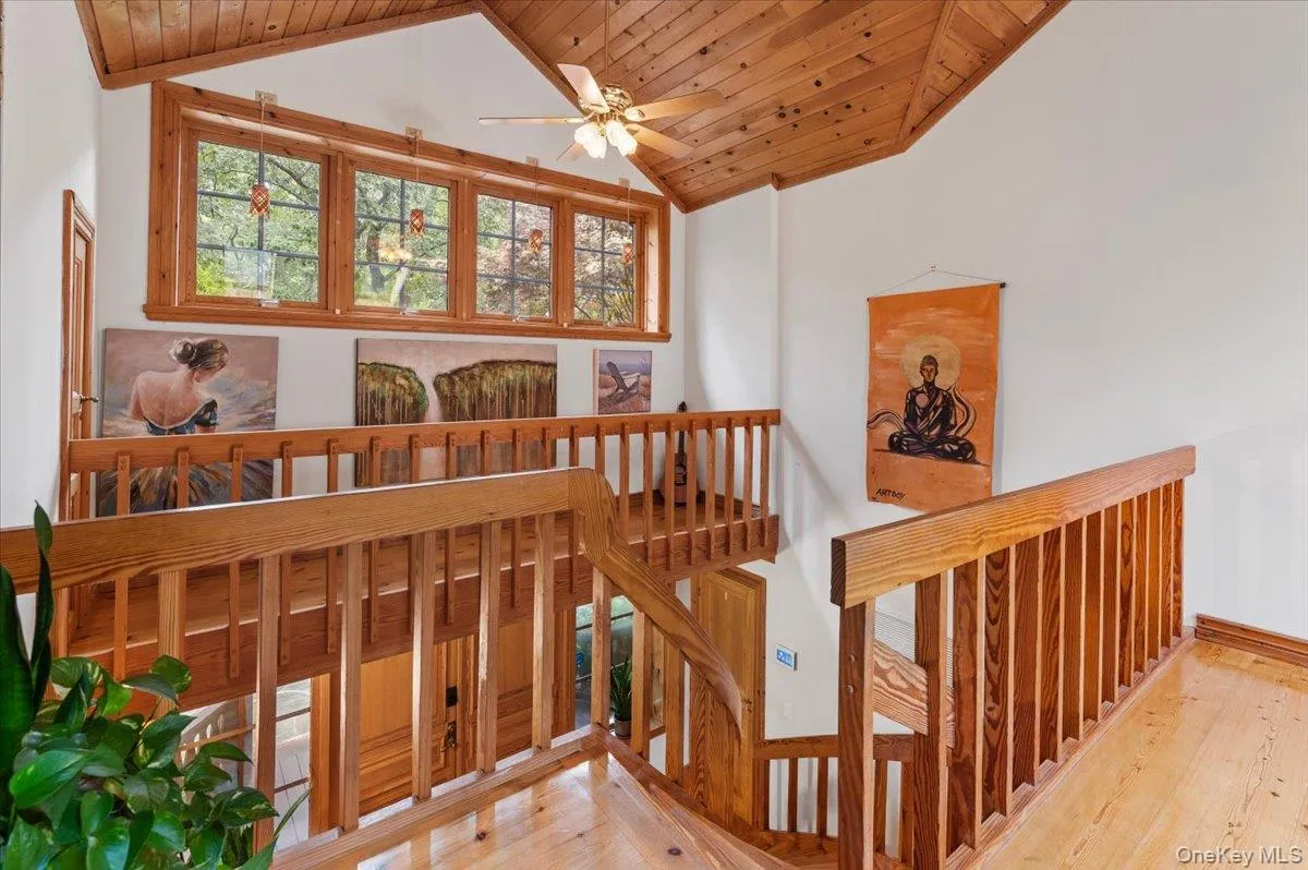 Second floor landing with view toward minstrels balcony. Second floor landing with view toward minstrels balcony.