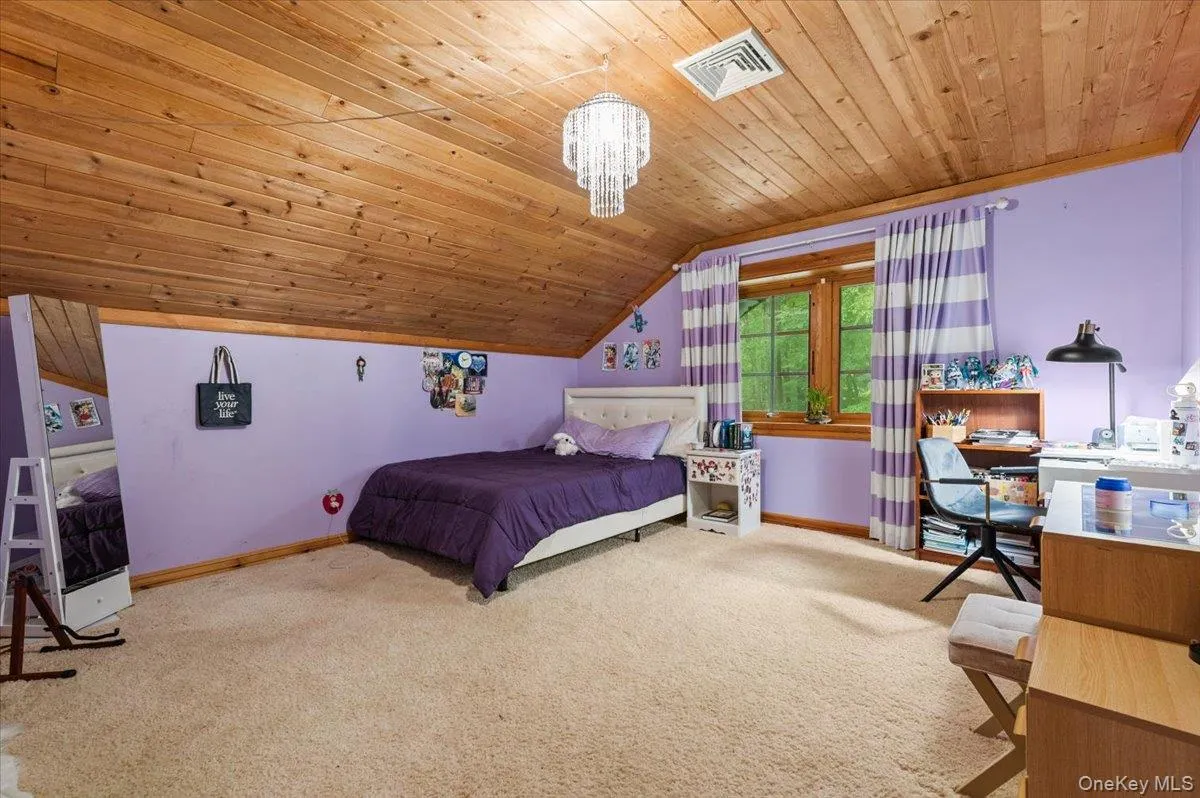 Fourth bedroom. Fourth bedroom.