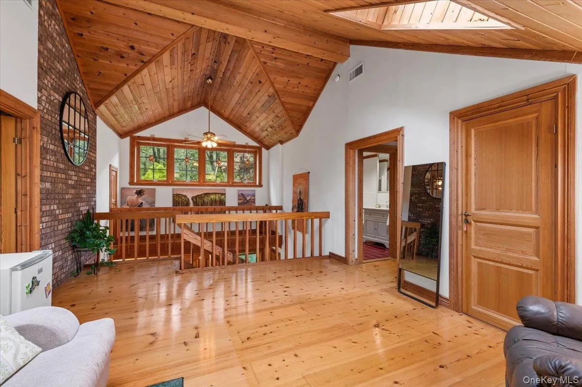 Sitting room/flex space at top of stairs. Sitting room/flex space at top of stairs.