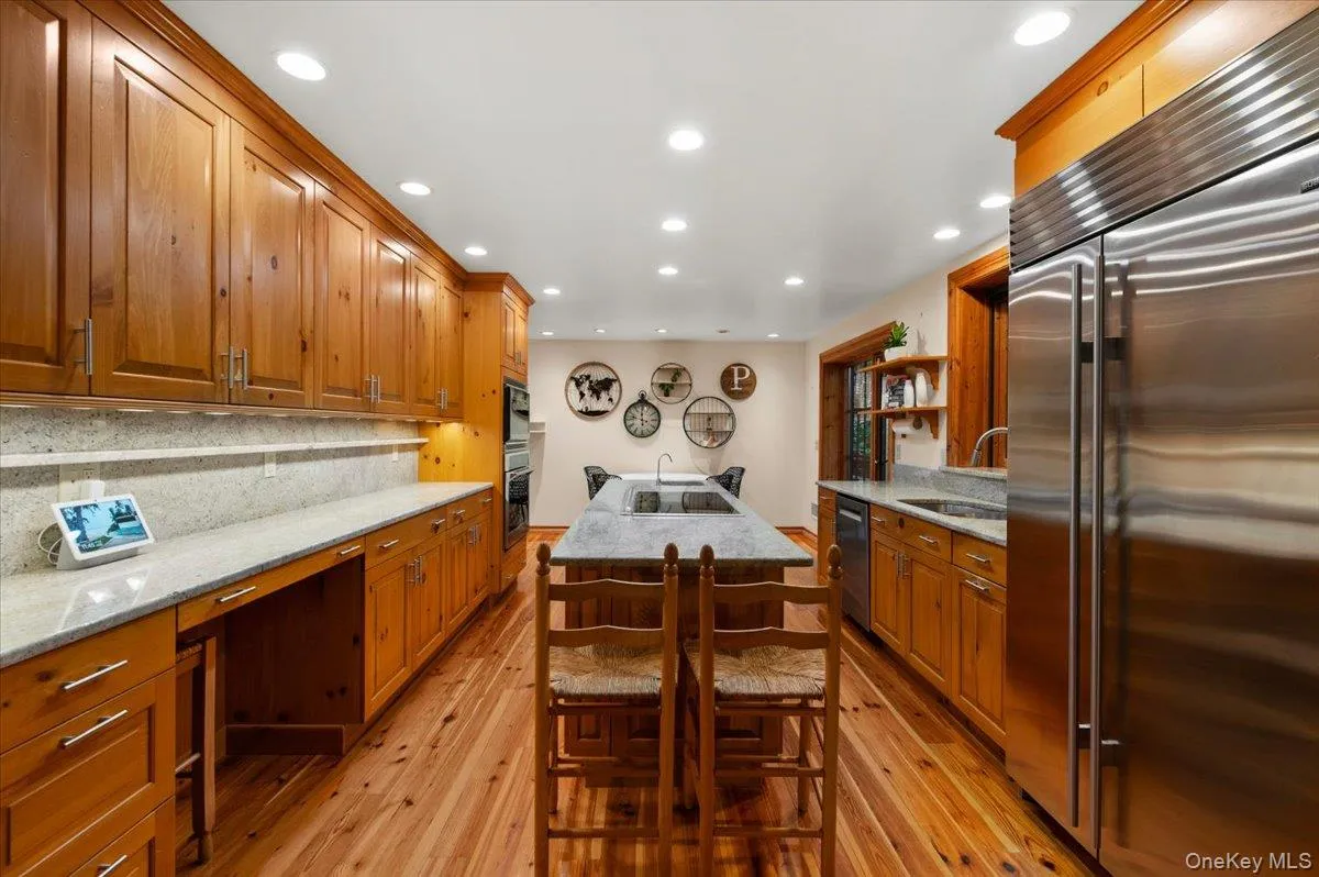 Plenty of storage in this kitchen. Plenty of storage in this kitchen.