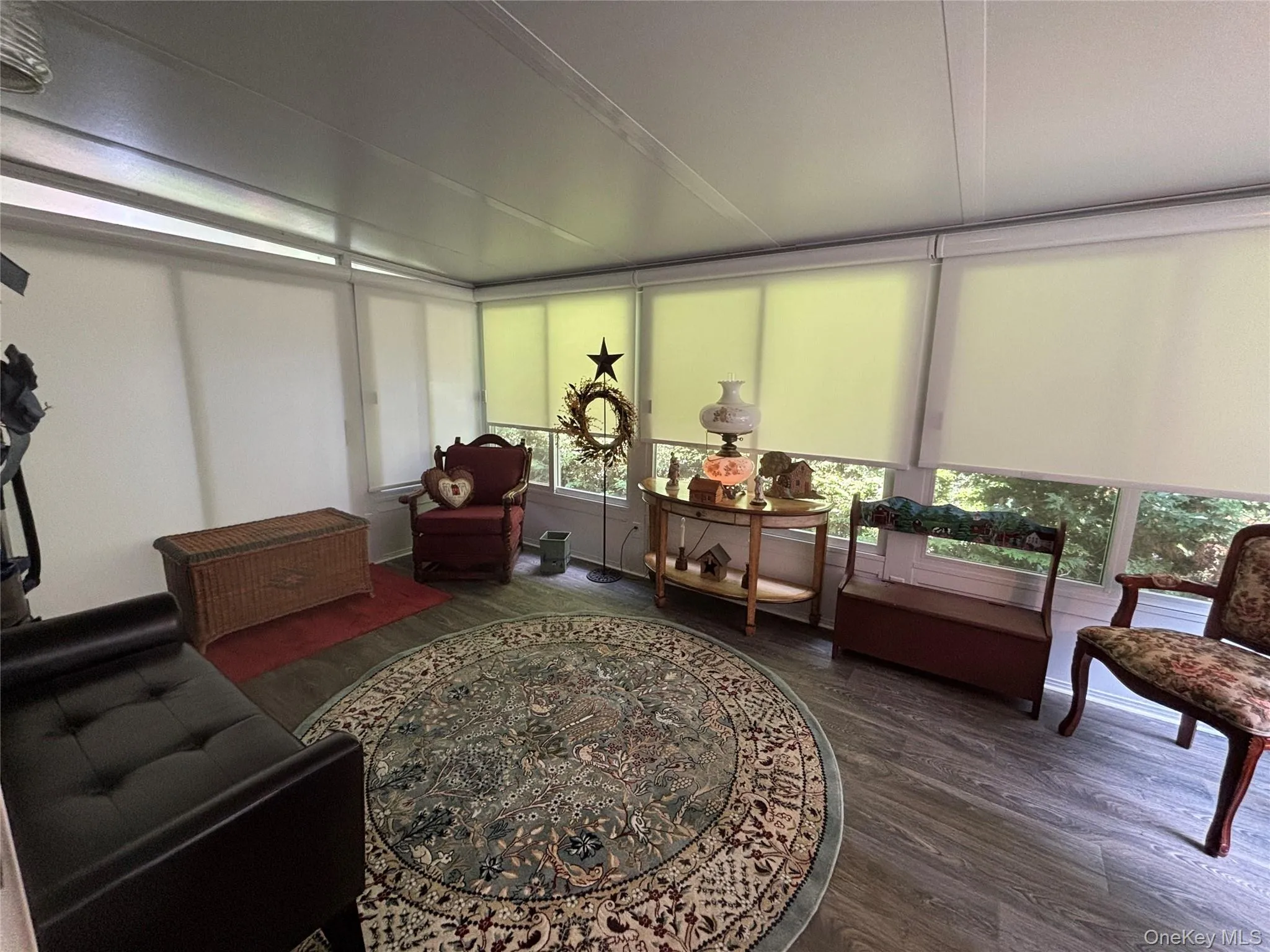 1661 Old Country Road, Riverhead, NY, 2 Bedrooms Bedrooms, 8 Rooms Rooms,2 BathroomsBathrooms,Residential,For Rent,Old Country,0,1036429 1661 Old Country Road, Riverhead, NY, 2 Bedrooms Bedrooms, 8 Rooms Rooms,2 BathroomsBathrooms,Residential,For Rent,Old Country,0,1036429
