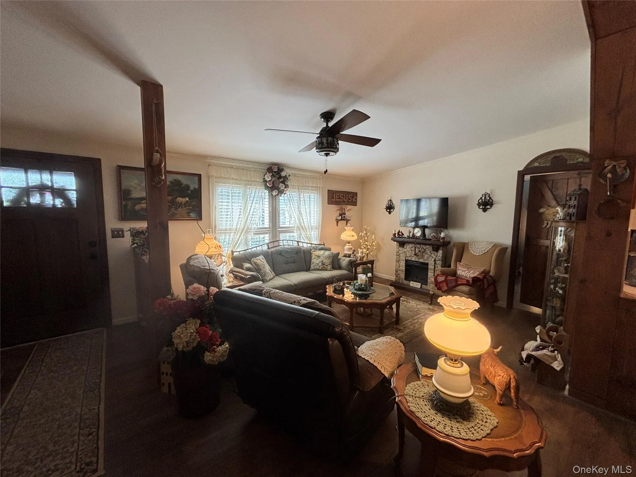 1661 Old Country Road, Riverhead, NY, 2 Bedrooms Bedrooms, 8 Rooms Rooms,2 BathroomsBathrooms,Residential,For Rent,Old Country,0,1036429 1661 Old Country Road, Riverhead, NY, 2 Bedrooms Bedrooms, 8 Rooms Rooms,2 BathroomsBathrooms,Residential,For Rent,Old Country,0,1036429
