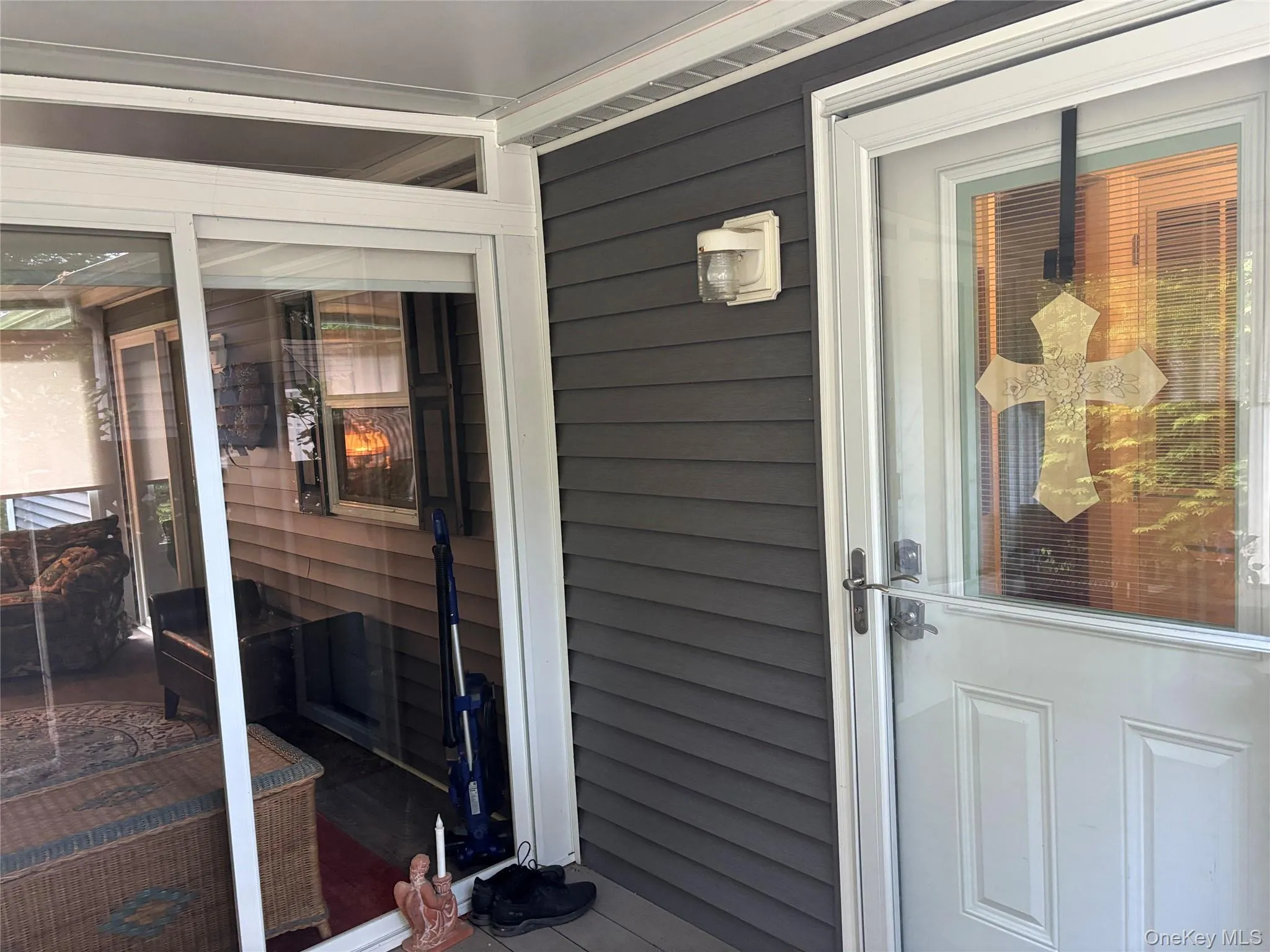 1661 Old Country Road, Riverhead, NY, 2 Bedrooms Bedrooms, 8 Rooms Rooms,2 BathroomsBathrooms,Residential,For Rent,Old Country,0,1036429 1661 Old Country Road, Riverhead, NY, 2 Bedrooms Bedrooms, 8 Rooms Rooms,2 BathroomsBathrooms,Residential,For Rent,Old Country,0,1036429