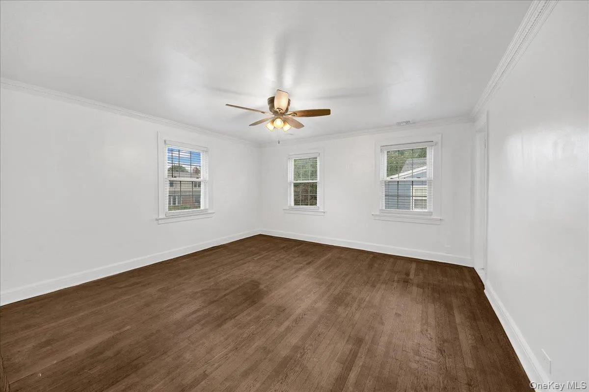 32 Deerfield Avenue, Eastchester, NY, 3 Bedrooms Bedrooms, 6 Rooms Rooms,3 BathroomsBathrooms,Residential,For Rent,Deerfield,0,1036436 32 Deerfield Avenue, Eastchester, NY, 3 Bedrooms Bedrooms, 6 Rooms Rooms,3 BathroomsBathrooms,Residential,For Rent,Deerfield,0,1036436