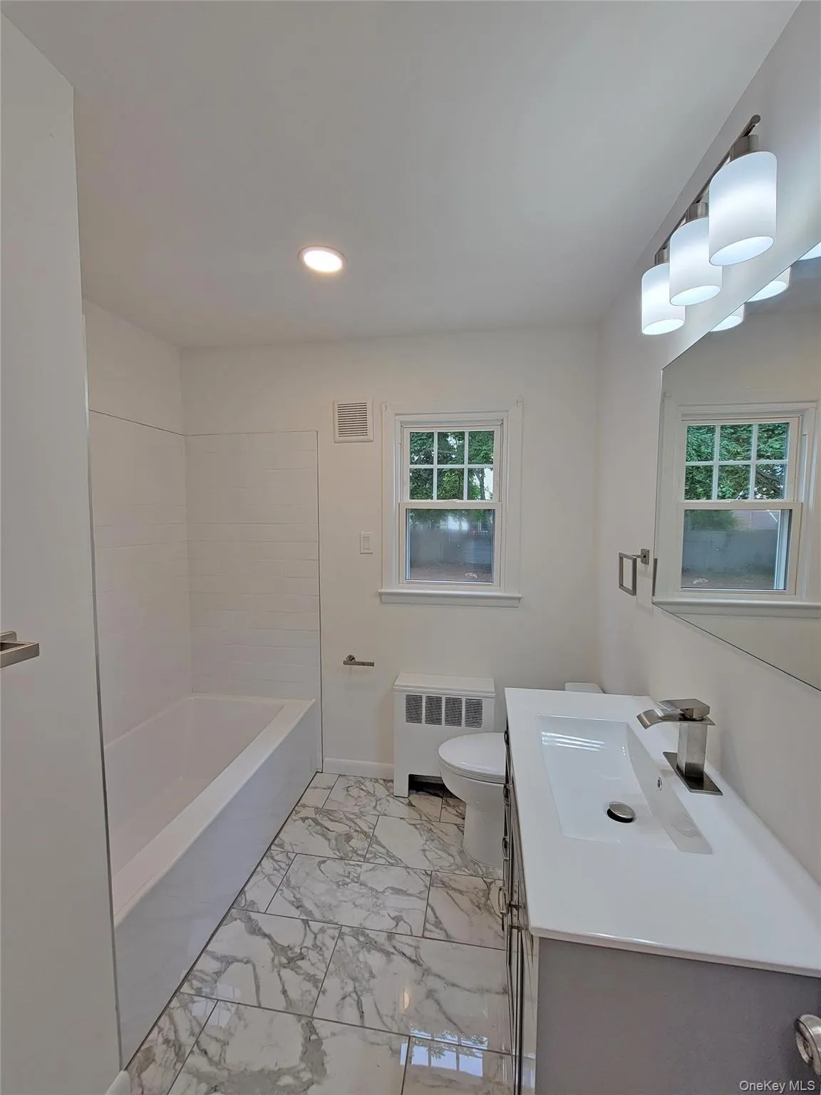 392 3rd Avenue, Islip, NY, 4 Bedrooms Bedrooms, 7 Rooms Rooms,1 BathroomBathrooms,Residential,For Rent,3rd,0,1036438 392 3rd Avenue, Islip, NY, 4 Bedrooms Bedrooms, 7 Rooms Rooms,1 BathroomBathrooms,Residential,For Rent,3rd,0,1036438