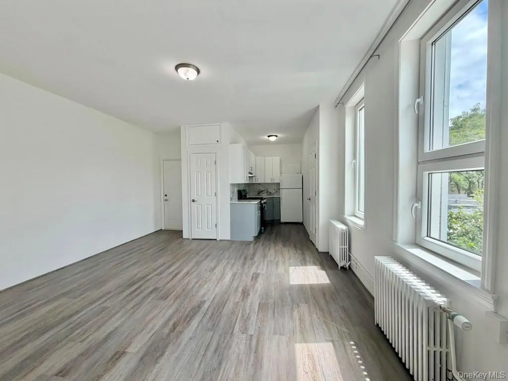 2011 Himrod Street, New York, NY, 1 Bedroom Bedrooms, 3 Rooms Rooms,1 BathroomBathrooms,Residential Lease,For Rent,Himrod,0,1036439 2011 Himrod Street, New York, NY, 1 Bedroom Bedrooms, 3 Rooms Rooms,1 BathroomBathrooms,Residential Lease,For Rent,Himrod,0,1036439