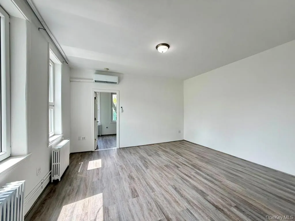 2011 Himrod Street, New York, NY, 1 Bedroom Bedrooms, 3 Rooms Rooms,1 BathroomBathrooms,Residential Lease,For Rent,Himrod,0,1036439 2011 Himrod Street, New York, NY, 1 Bedroom Bedrooms, 3 Rooms Rooms,1 BathroomBathrooms,Residential Lease,For Rent,Himrod,0,1036439