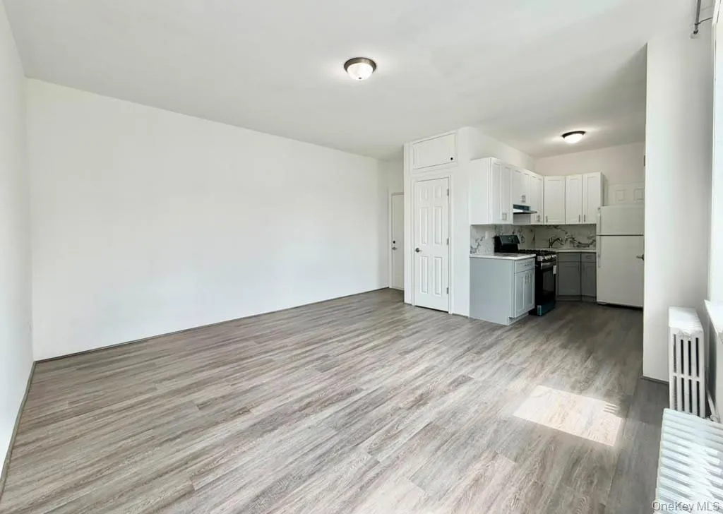 2011 Himrod Street, New York, NY, 1 Bedroom Bedrooms, 3 Rooms Rooms,1 BathroomBathrooms,Residential Lease,For Rent,Himrod,0,1036439 2011 Himrod Street, New York, NY, 1 Bedroom Bedrooms, 3 Rooms Rooms,1 BathroomBathrooms,Residential Lease,For Rent,Himrod,0,1036439
