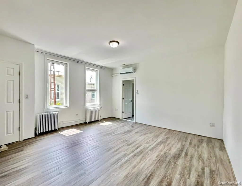 2011 Himrod Street, New York, NY, 1 Bedroom Bedrooms, 3 Rooms Rooms,1 BathroomBathrooms,Residential Lease,For Rent,Himrod,0,1036439 2011 Himrod Street, New York, NY, 1 Bedroom Bedrooms, 3 Rooms Rooms,1 BathroomBathrooms,Residential Lease,For Rent,Himrod,0,1036439
